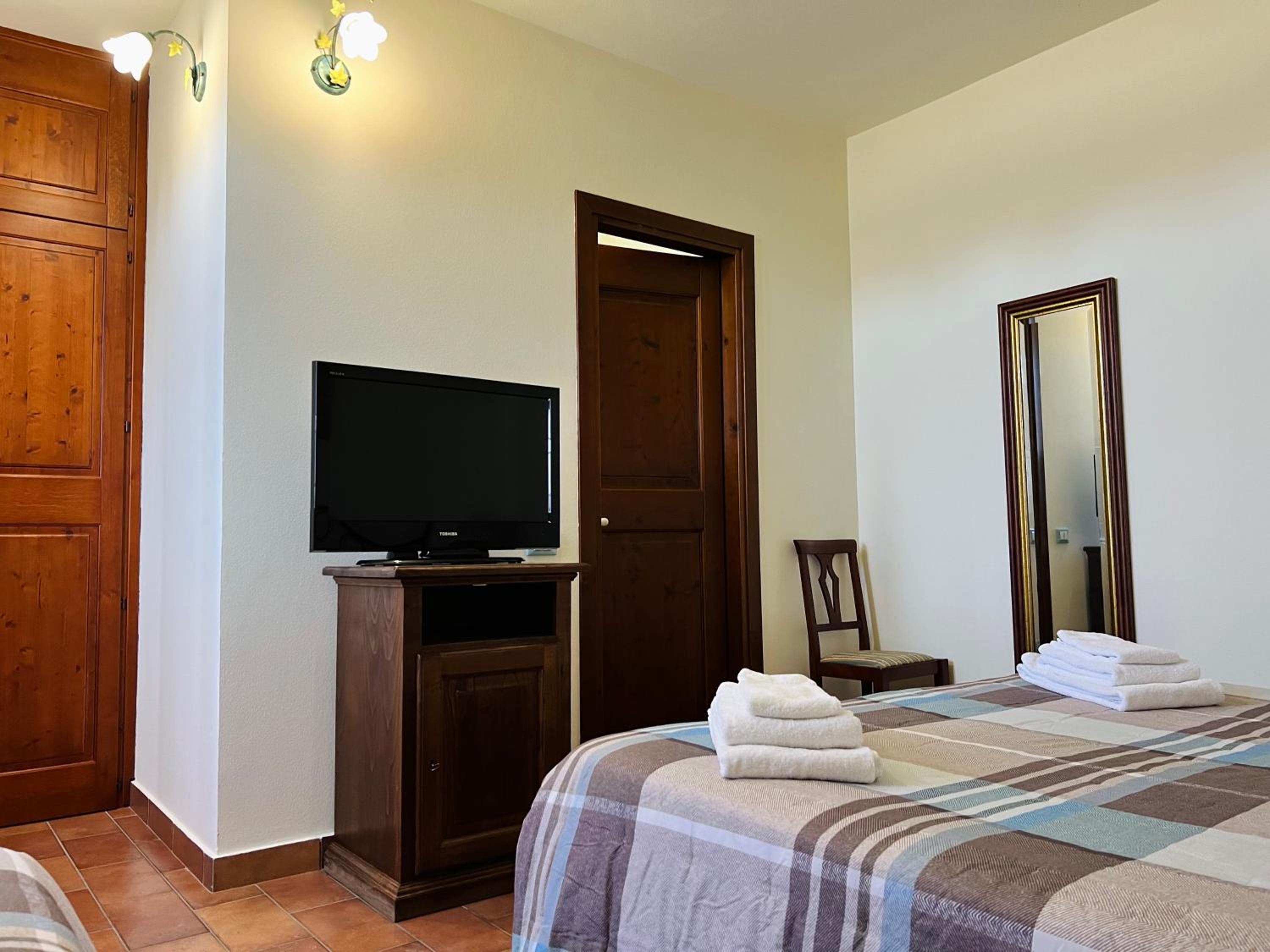 Comfort Triple Room with Shower photo 2