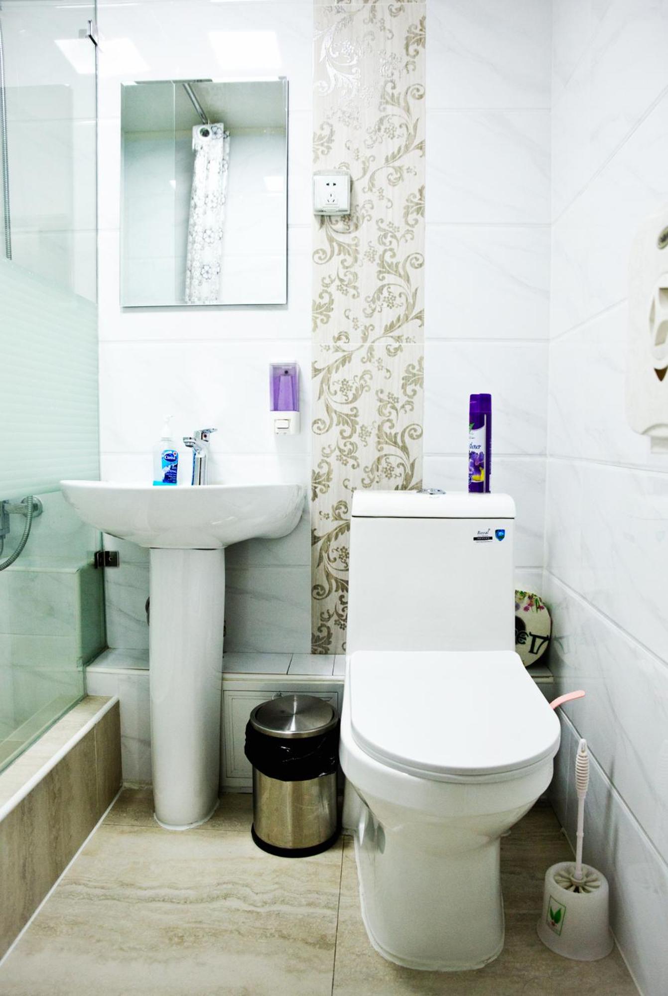 Budget Twin Room with Shared Bathroom photo 2