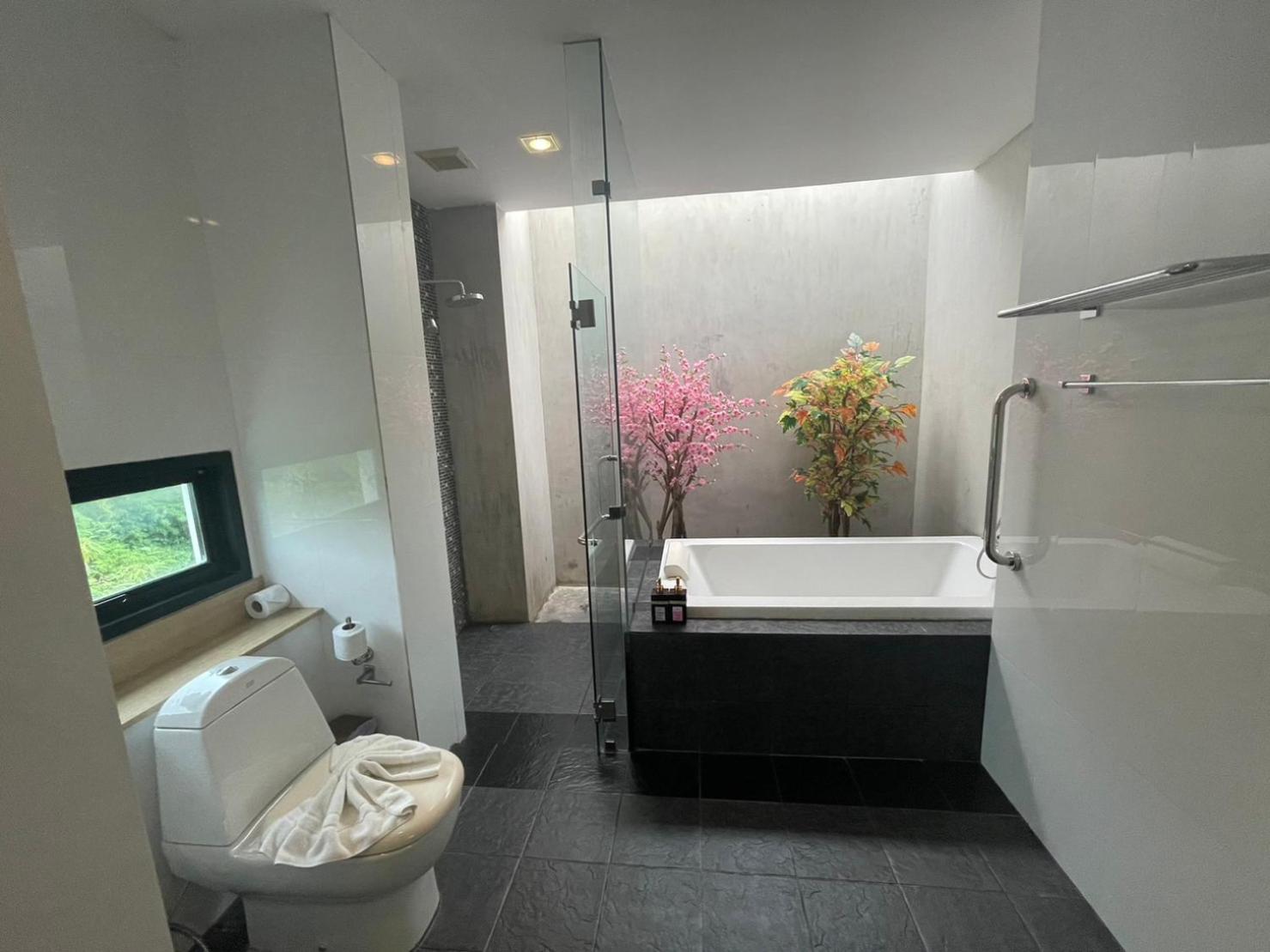 Villa with Private Pool - Photo 13