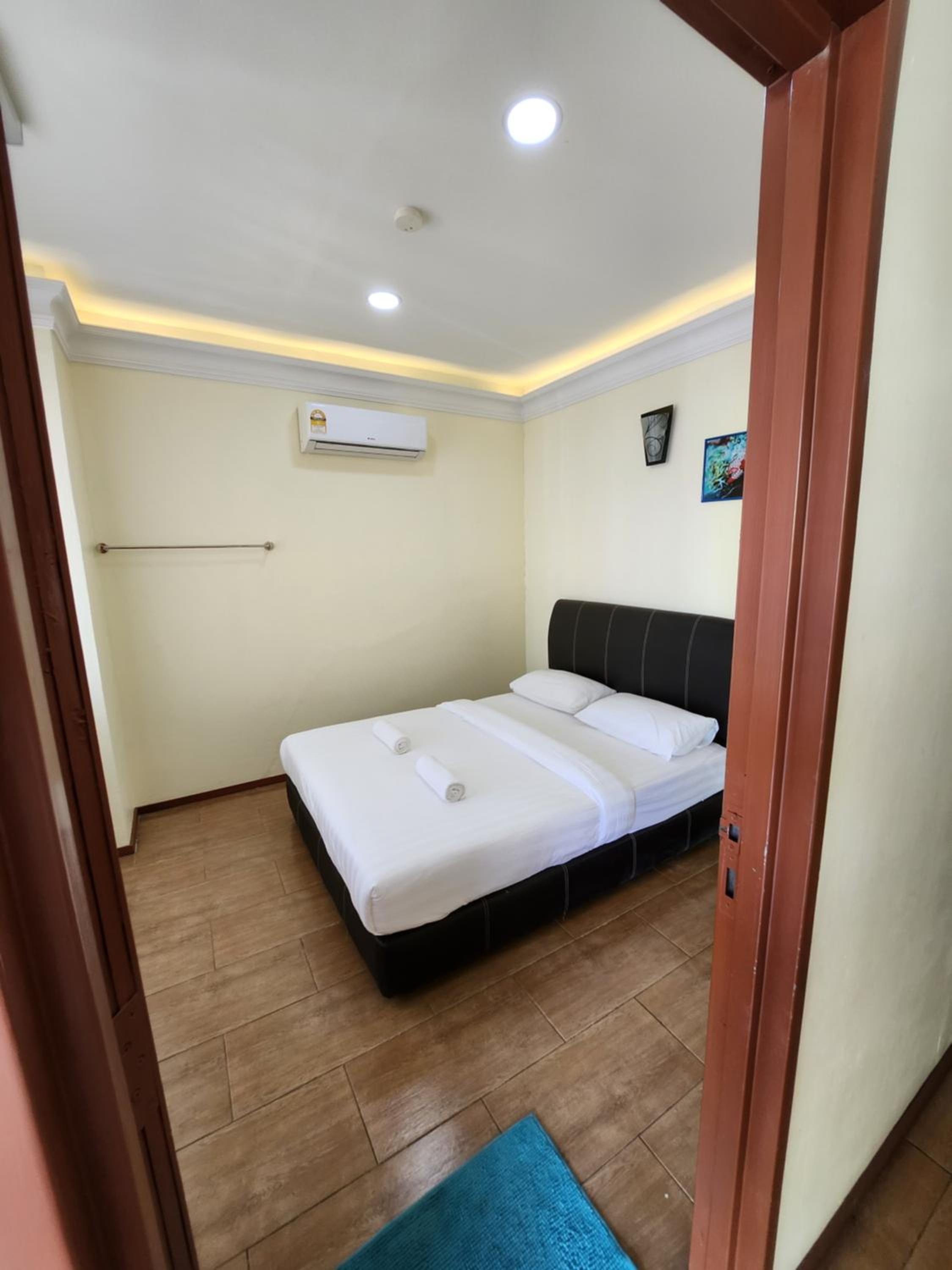 Double Or Twin Room With Shared Bathroom photo 2
