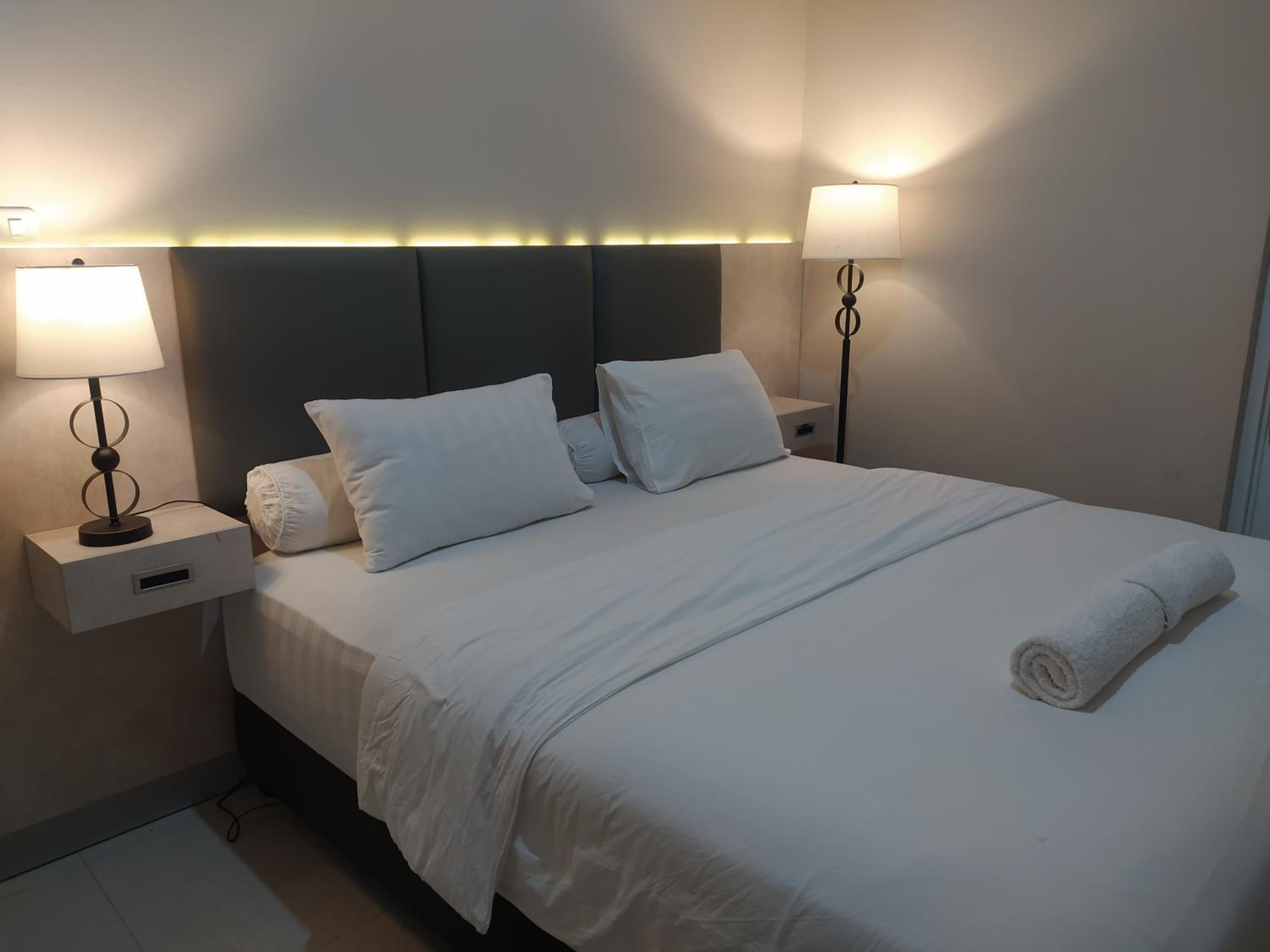 Four-Bedroom House - Photo 11