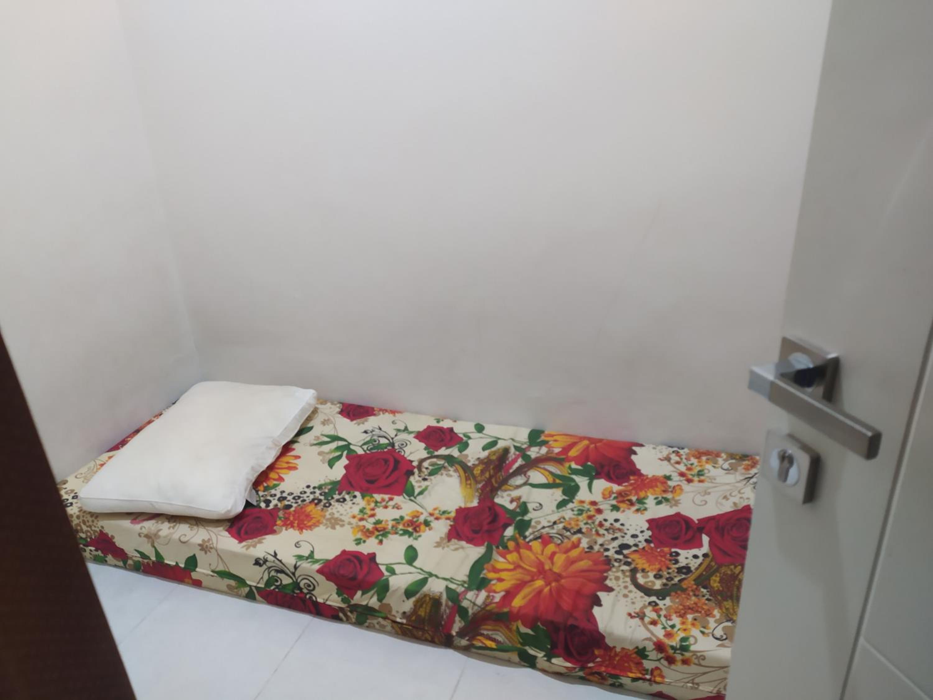 Four-Bedroom House - Photo 3