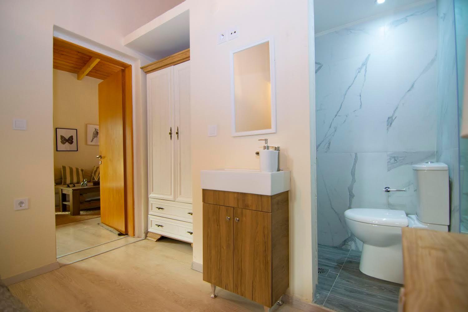Villa with Private Pool - Photo 11
