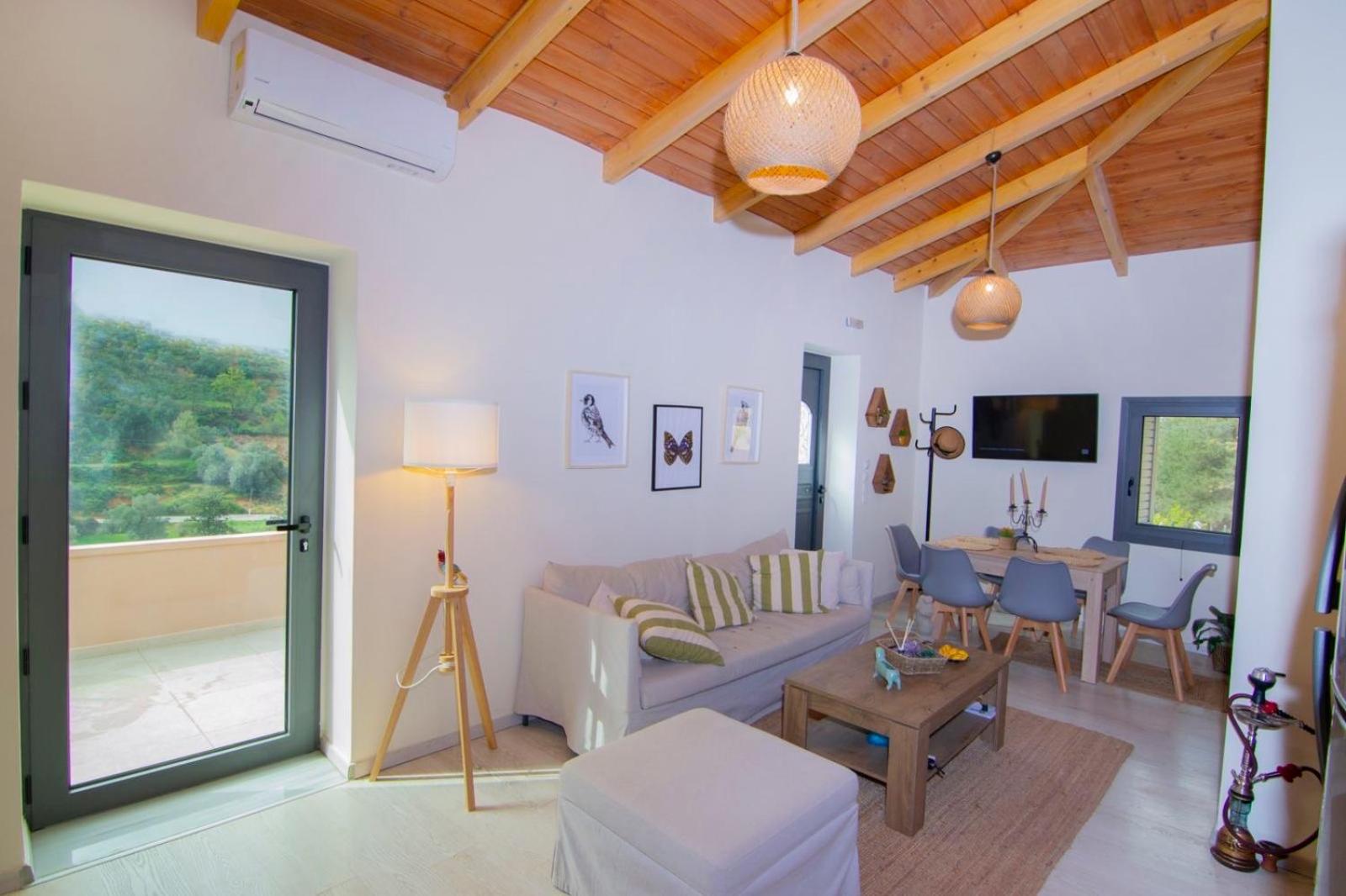 Villa with Private Pool - Photo 8