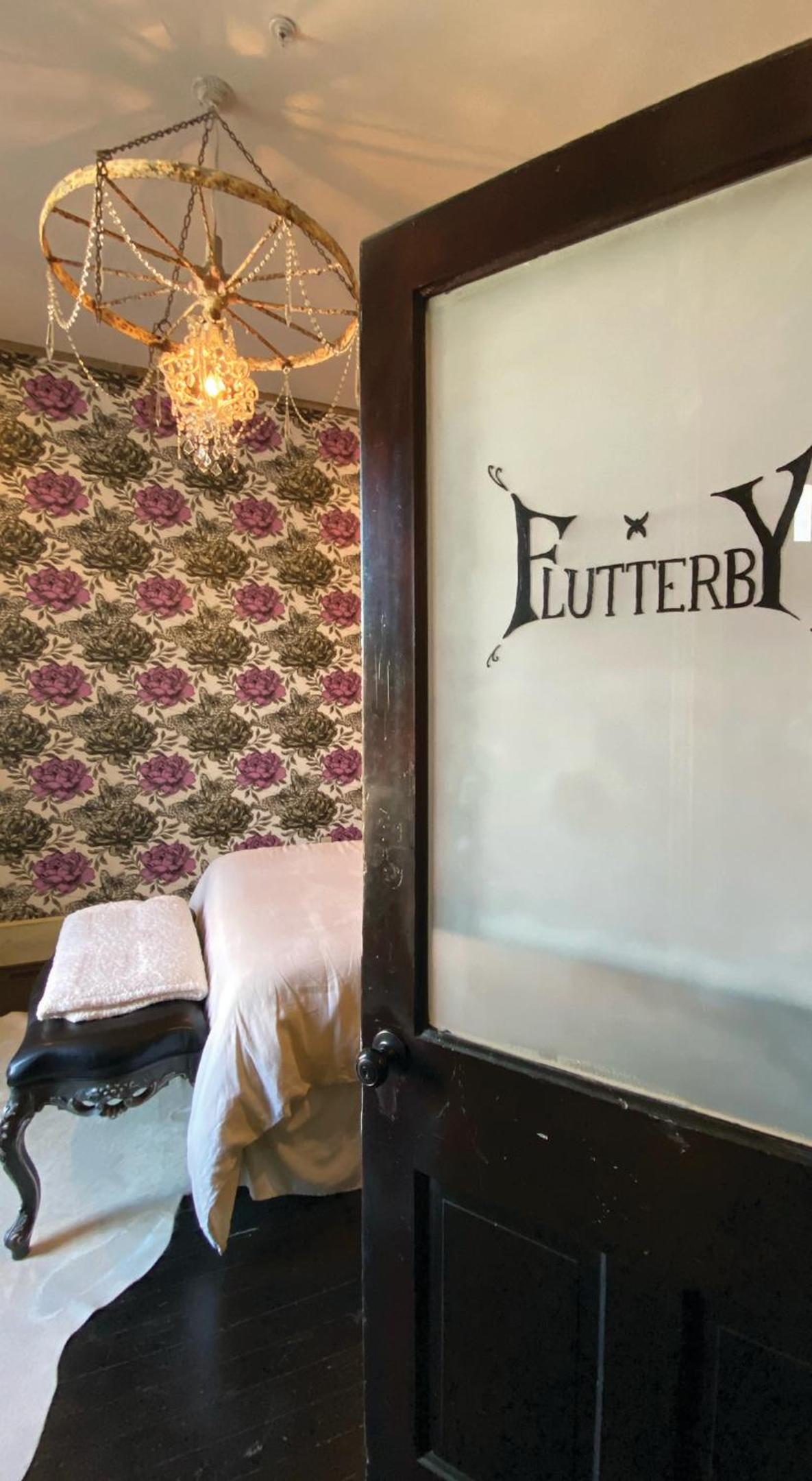 Deluxe Queen Room - Photo 1