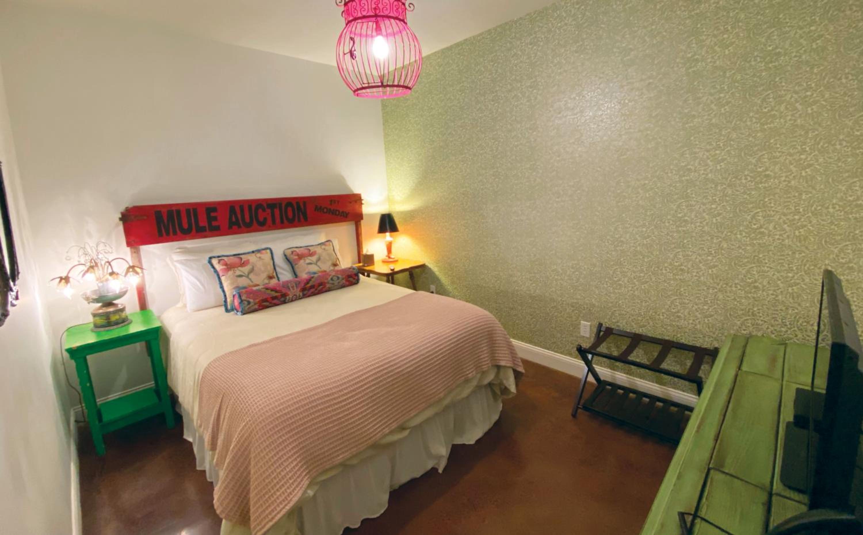 Double Room with Private External Bathroom - Photo 1