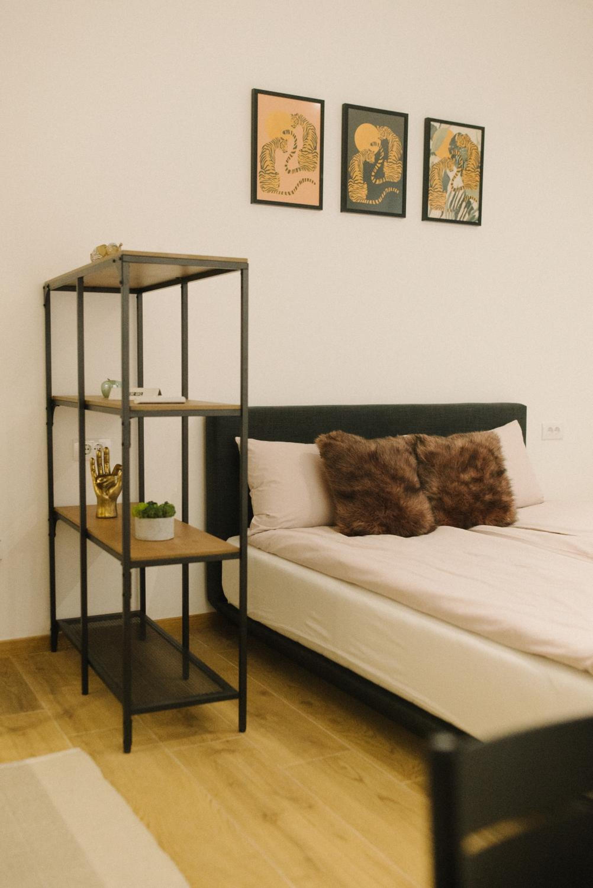 Apartment photo 2