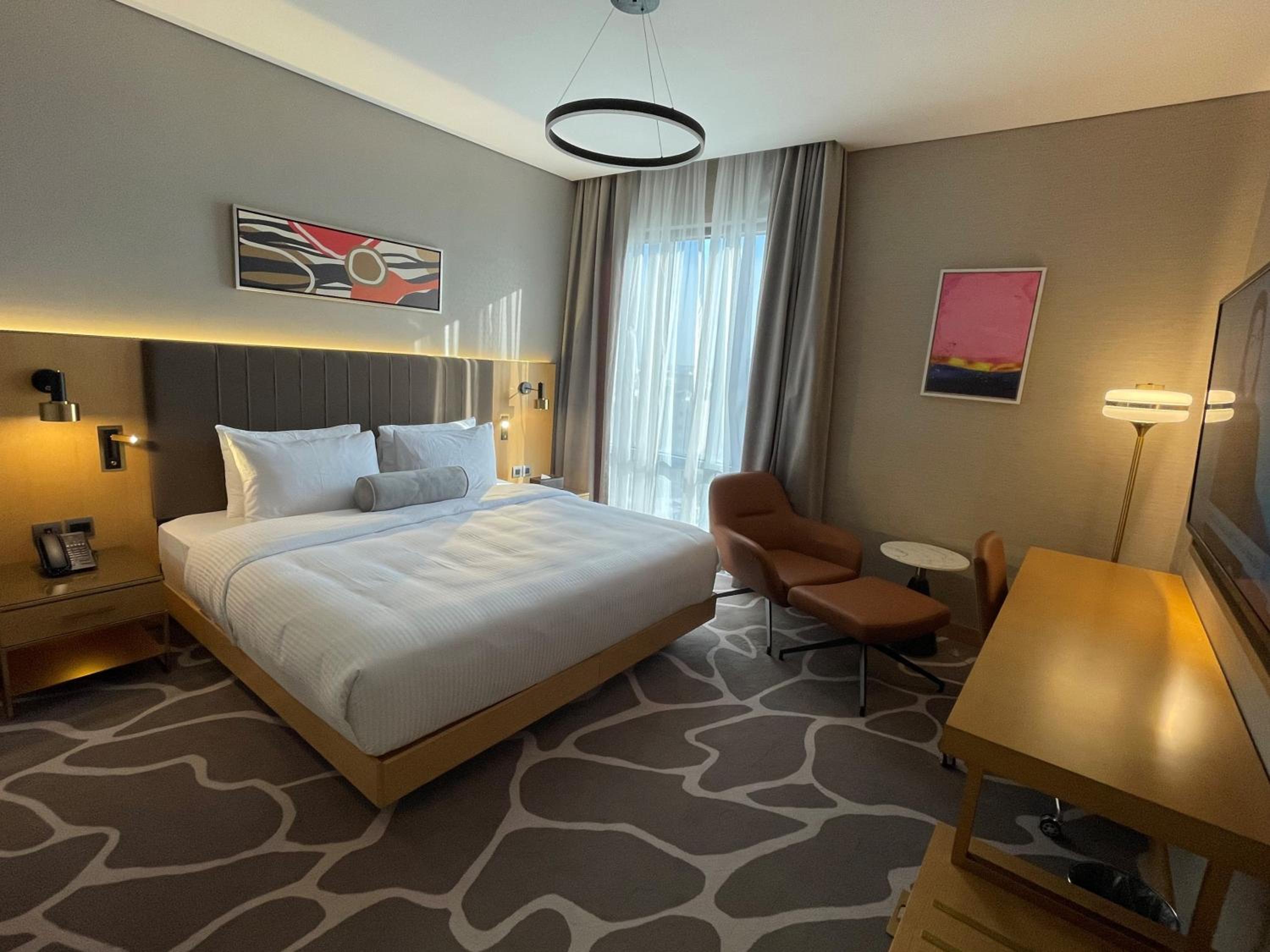 Deluxe King Room - Photo 5