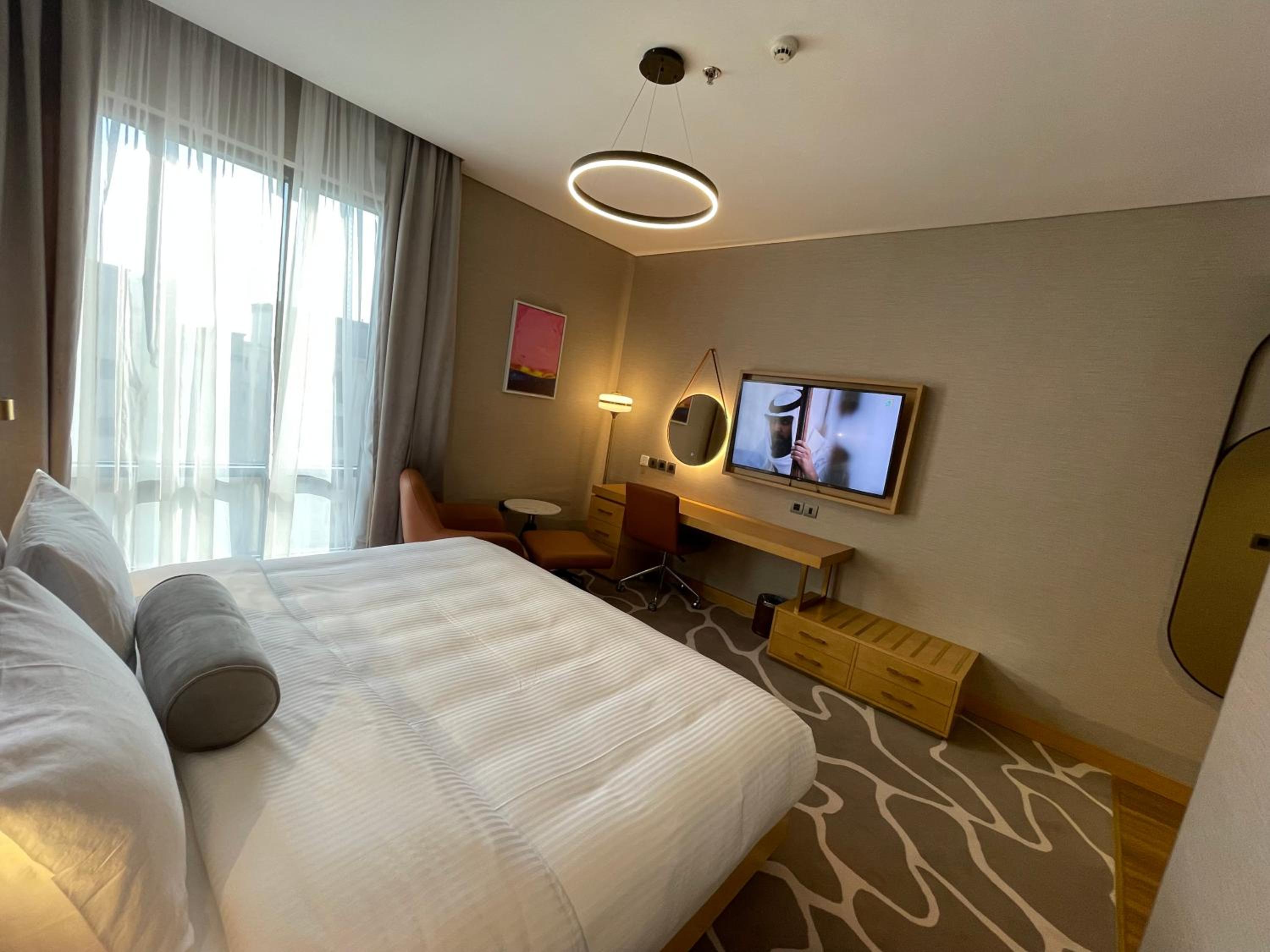 Deluxe King Room - Photo 3