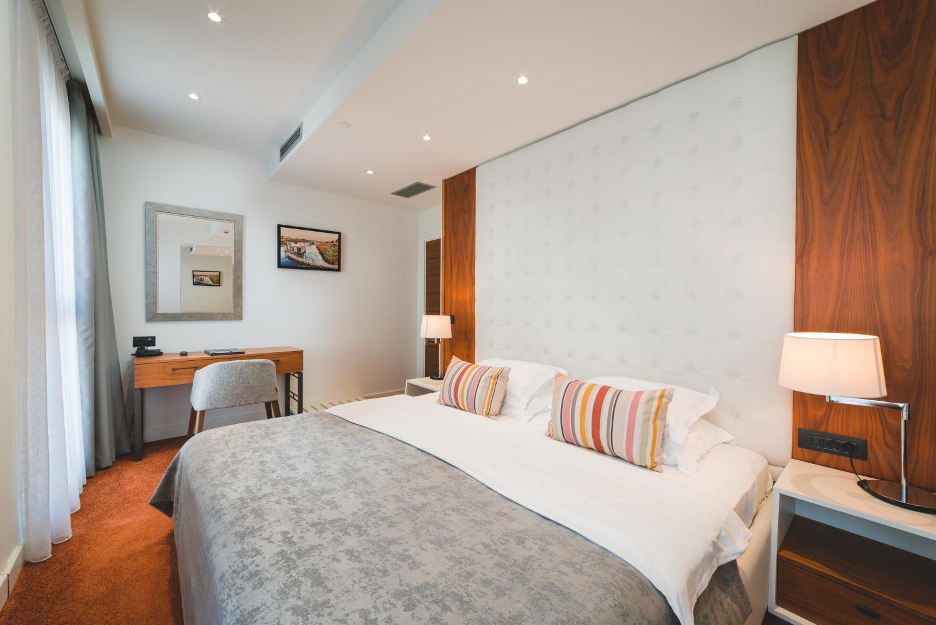 One-Bedroom Apartment with Balcony photo 2