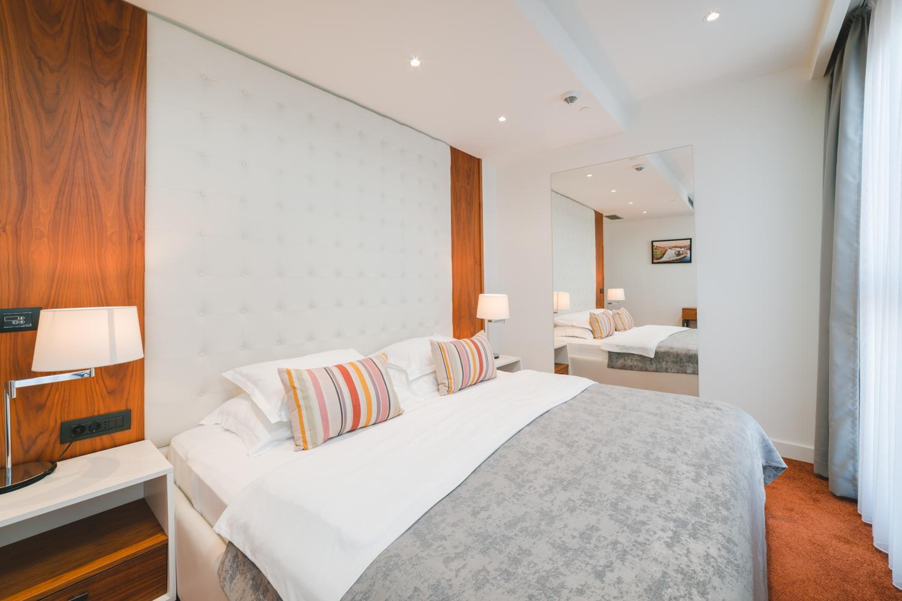 One-Bedroom Apartment with Balcony photo 3
