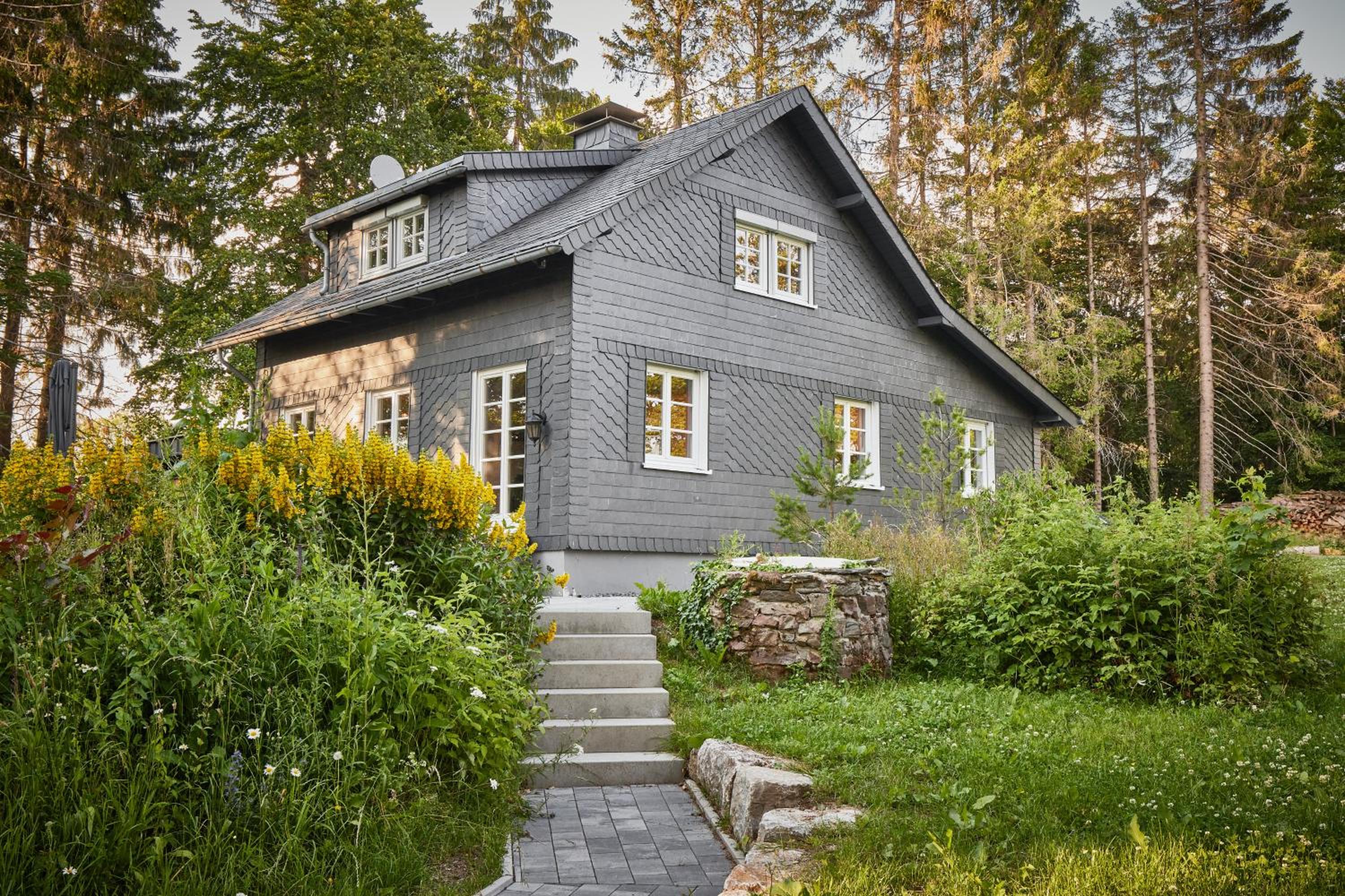 Three-Bedroom House photo 3