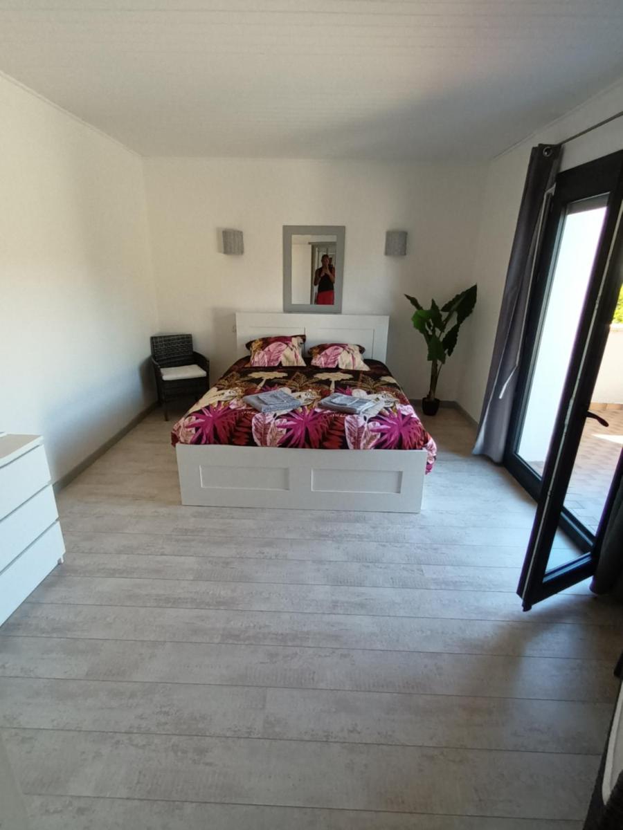 Family Room with Private Bathroom - Photo 19