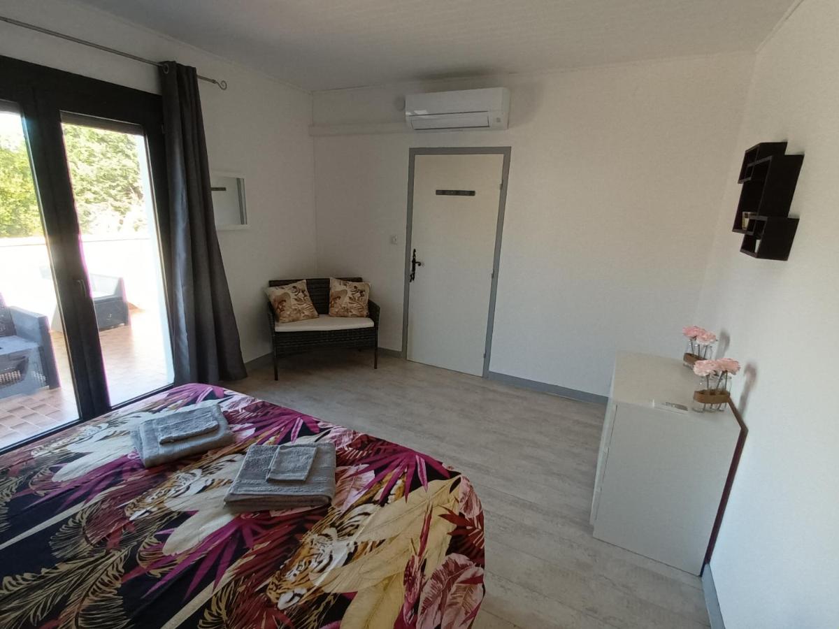 Family Room with Private Bathroom - Photo 20