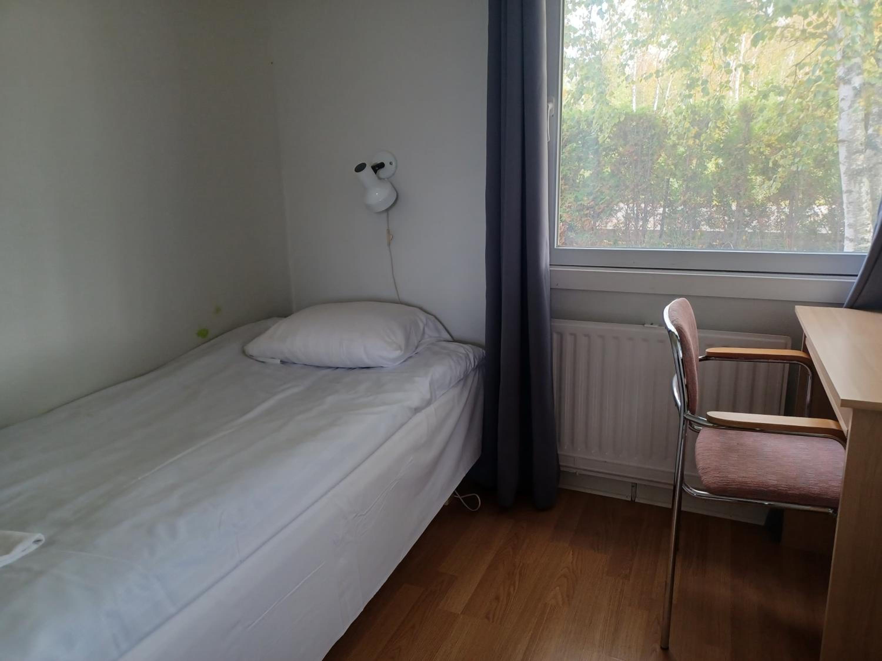 Single Room with Shared Bathroom photo 2