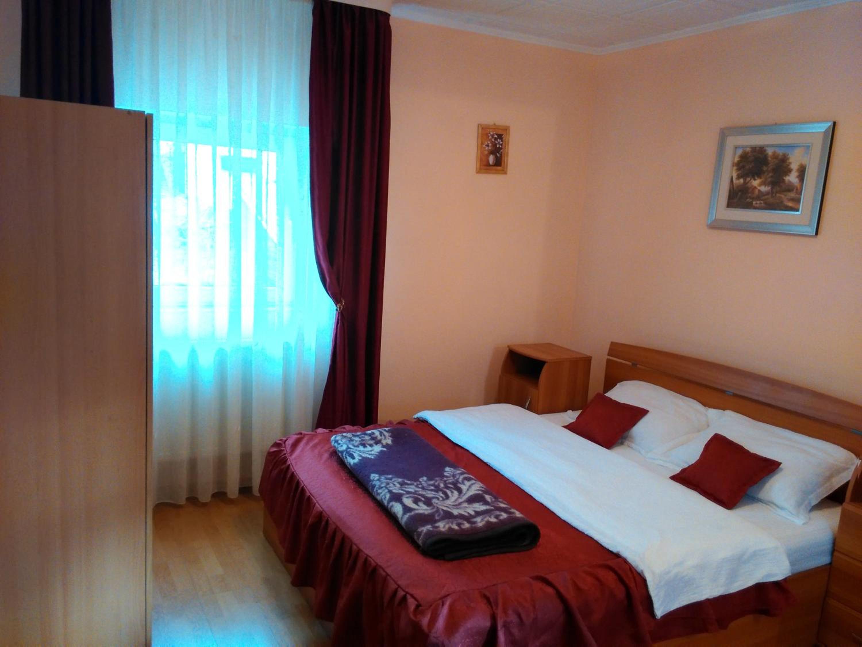 Double Room - Photo 2