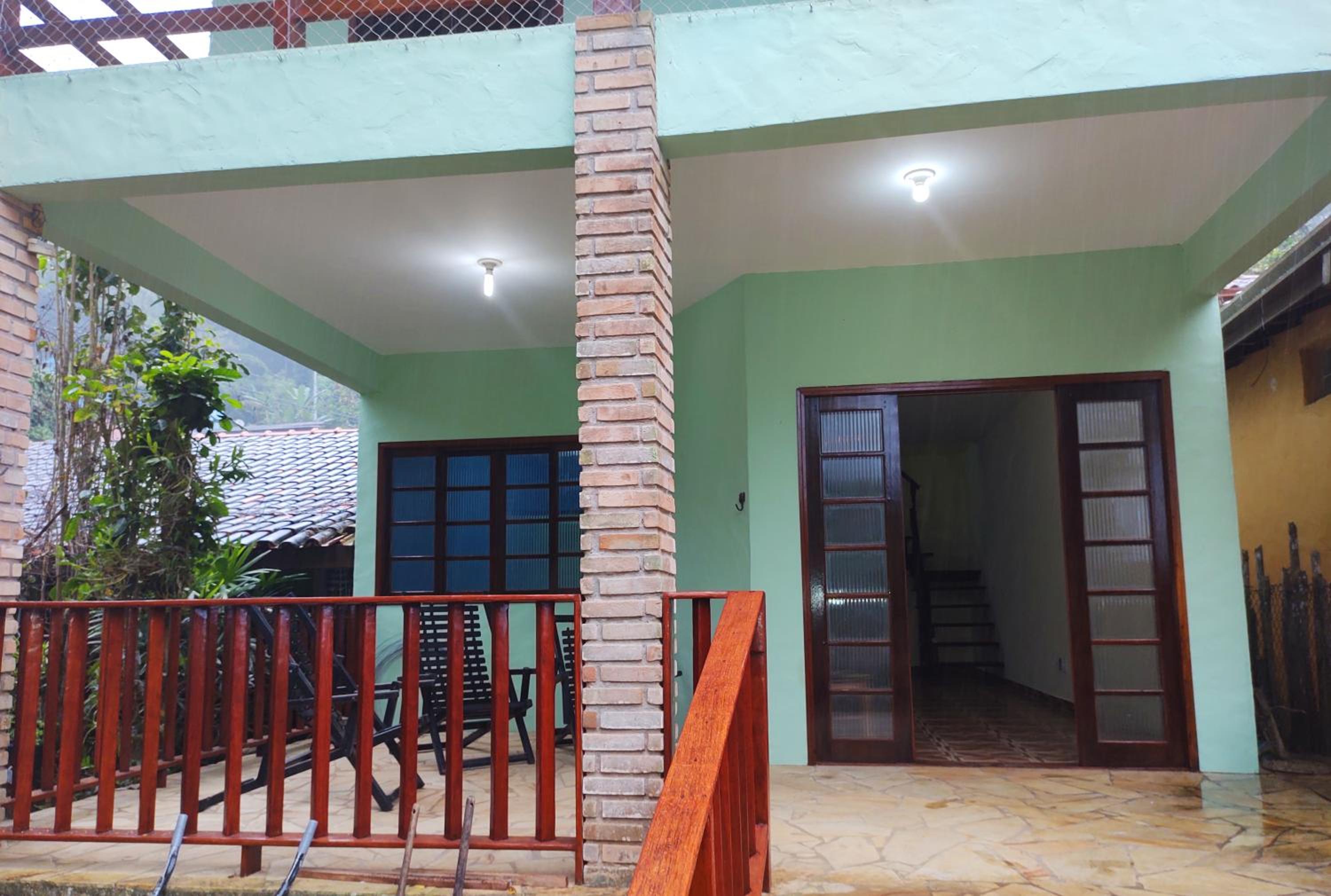 Three-Bedroom House photo 3