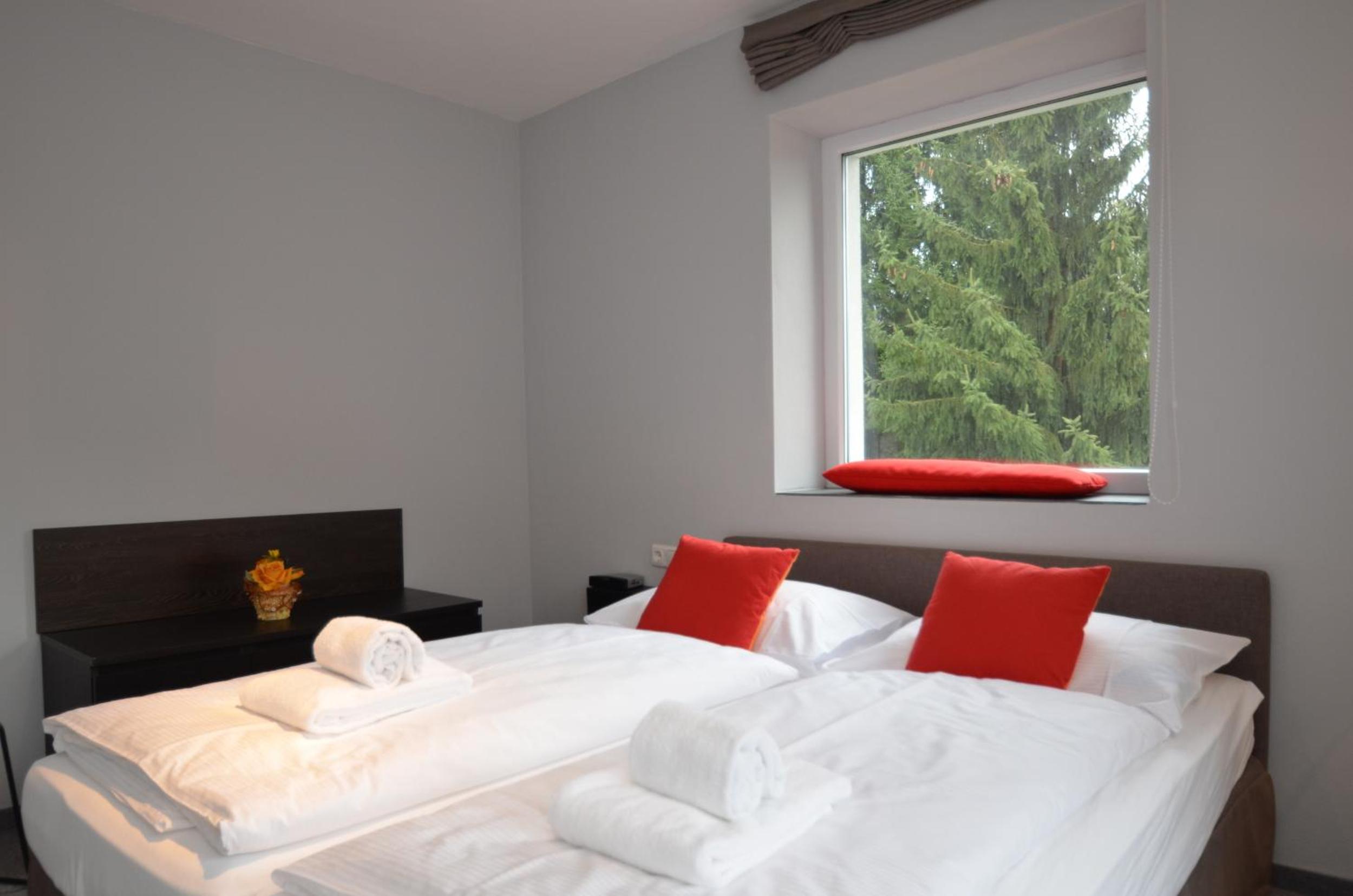 Top 4 - One-Bedroom Apartment with Balcony photo 2