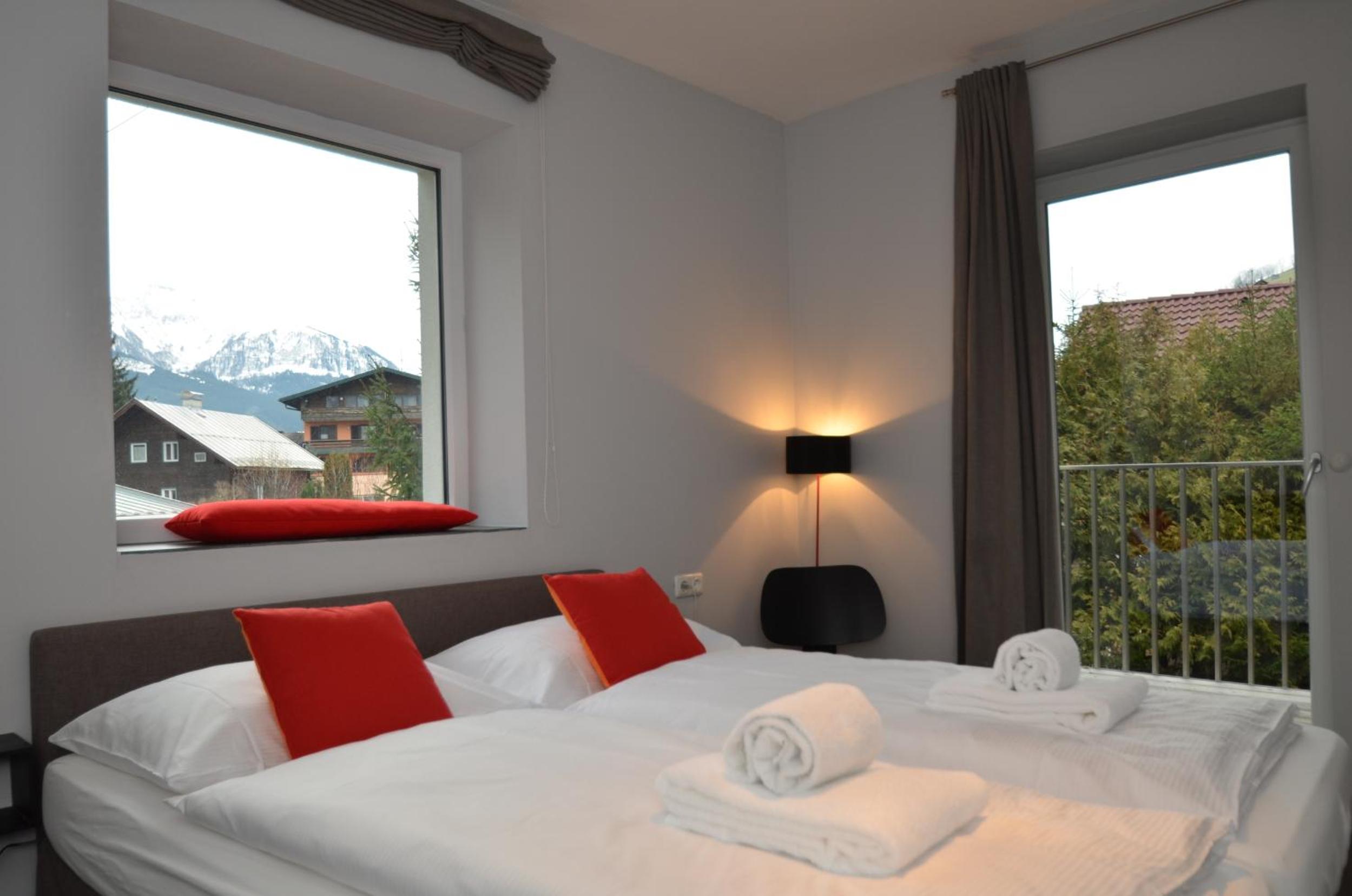 Top 4 - One-Bedroom Apartment with Balcony photo 3