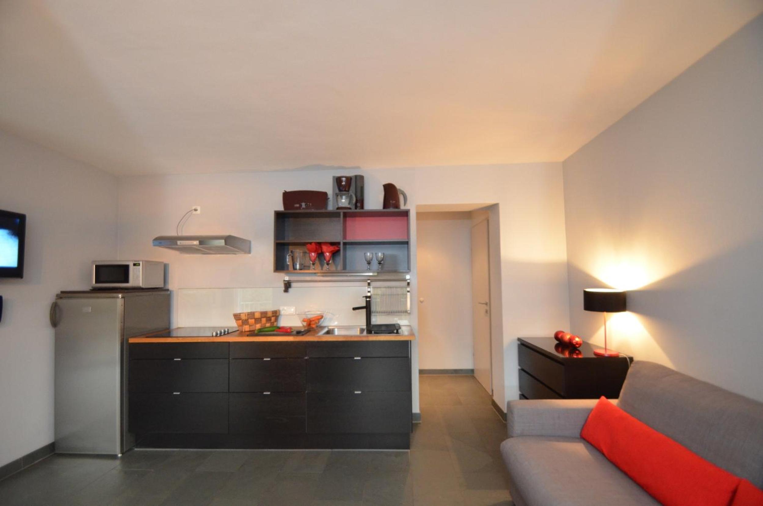Top 6 - One-Bedroom Apartment with Balcony and Mountain View photo 3
