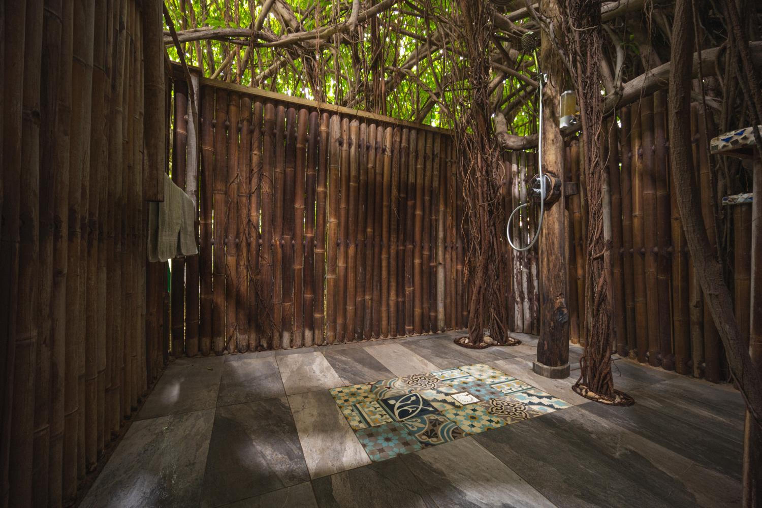 Romantic Treehouse with Garden View photo 3