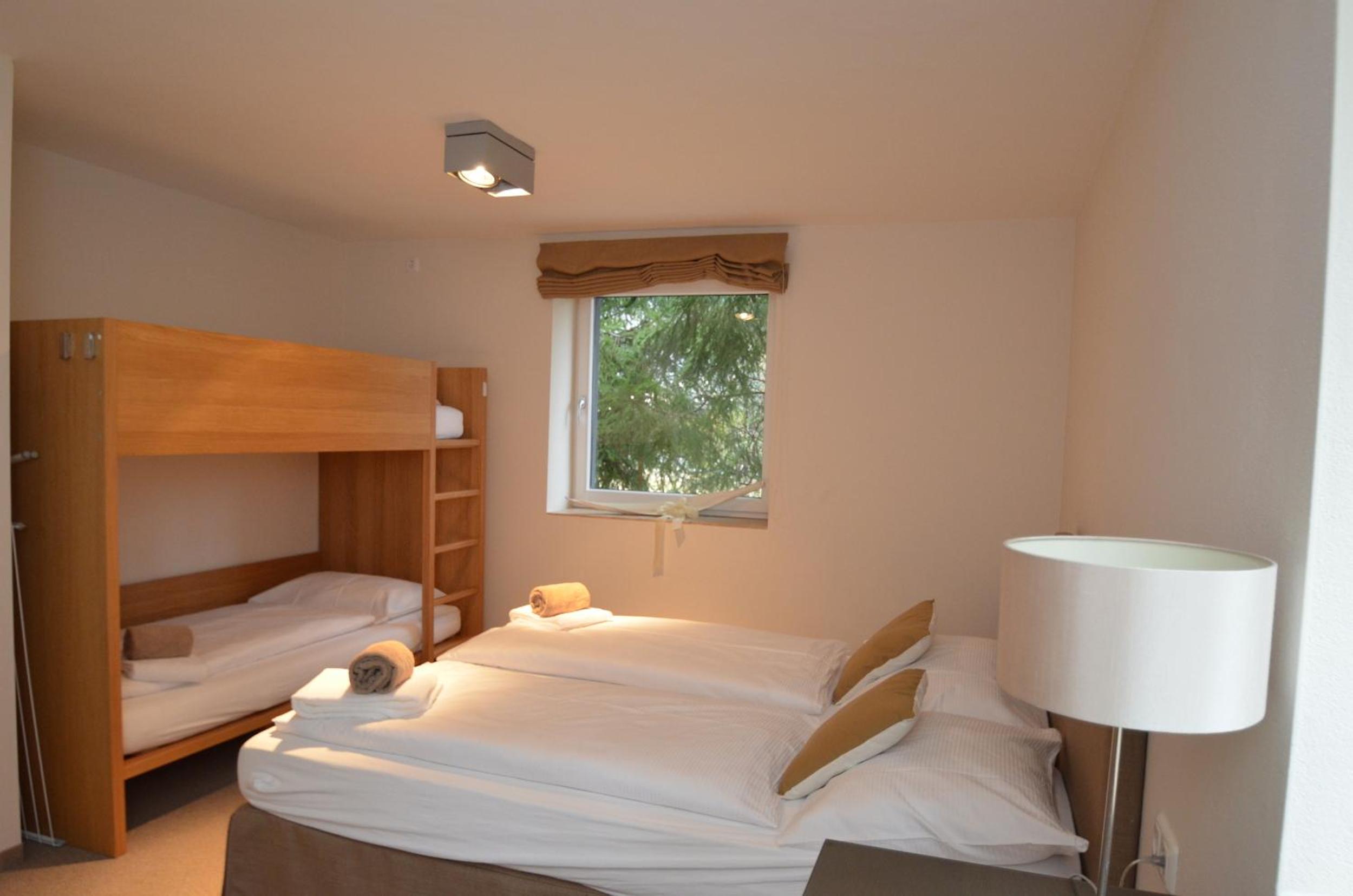 Top 5 - Large One-Bedroom Apartment with Balcony and Mountain View photo 1