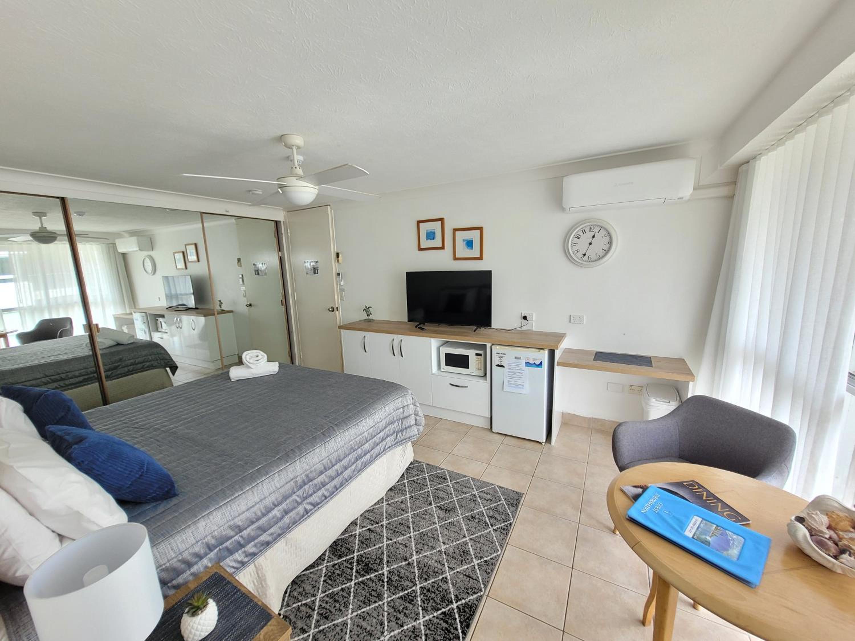Double Room with Partial Ocean View - No Balcony