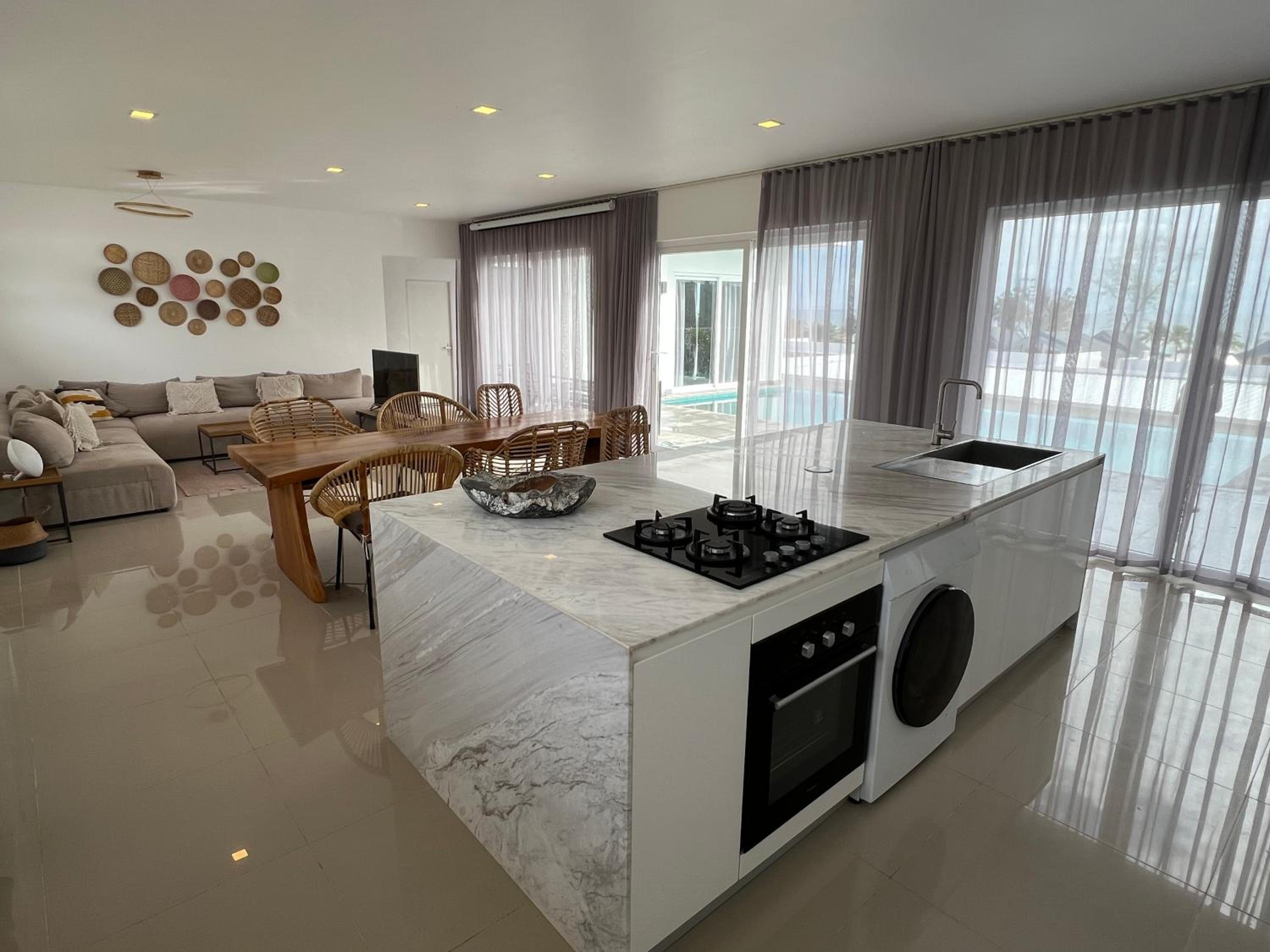 Four-Bedroom House - Photo 6