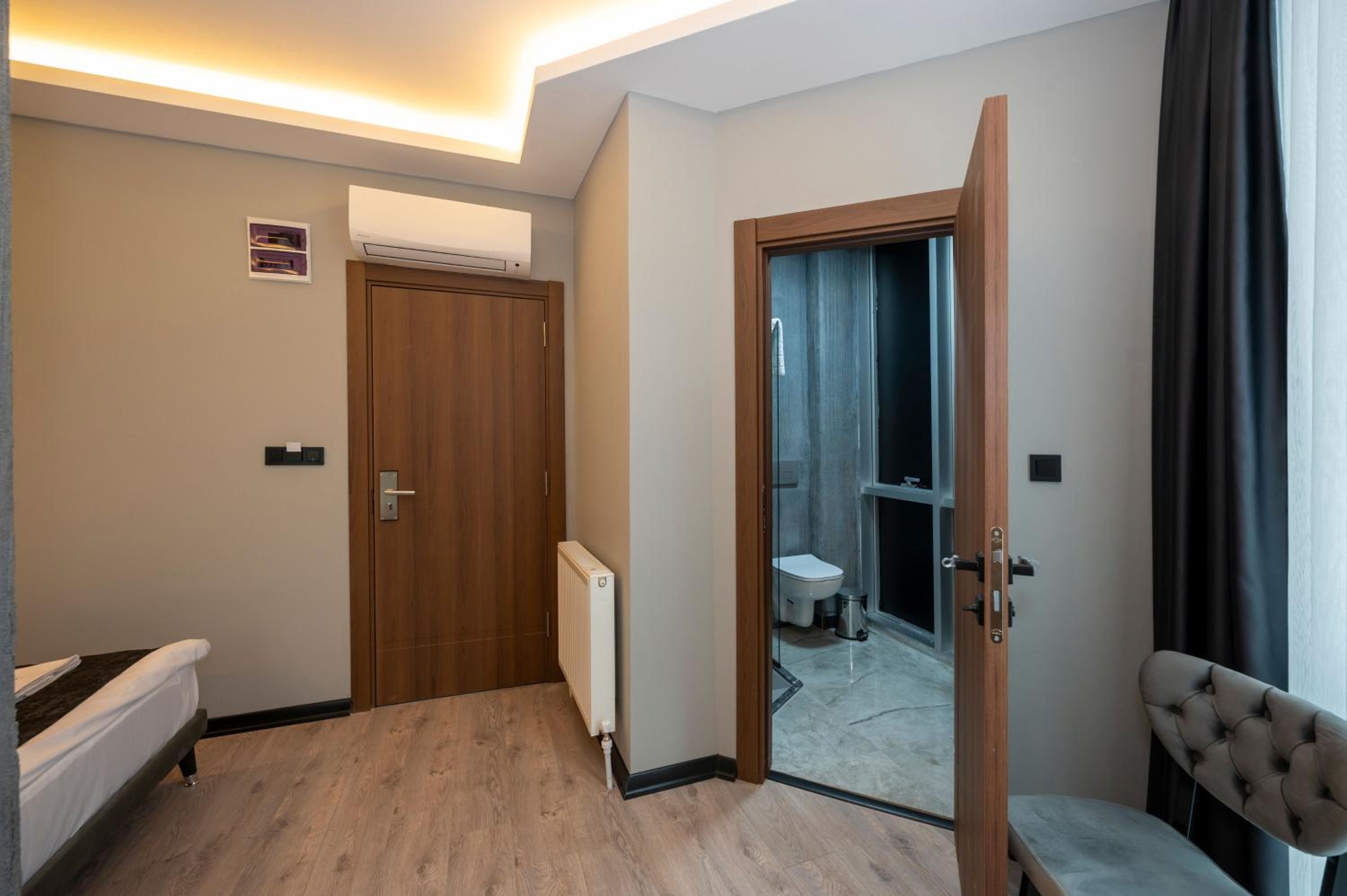 Deluxe Triple Room photo 3