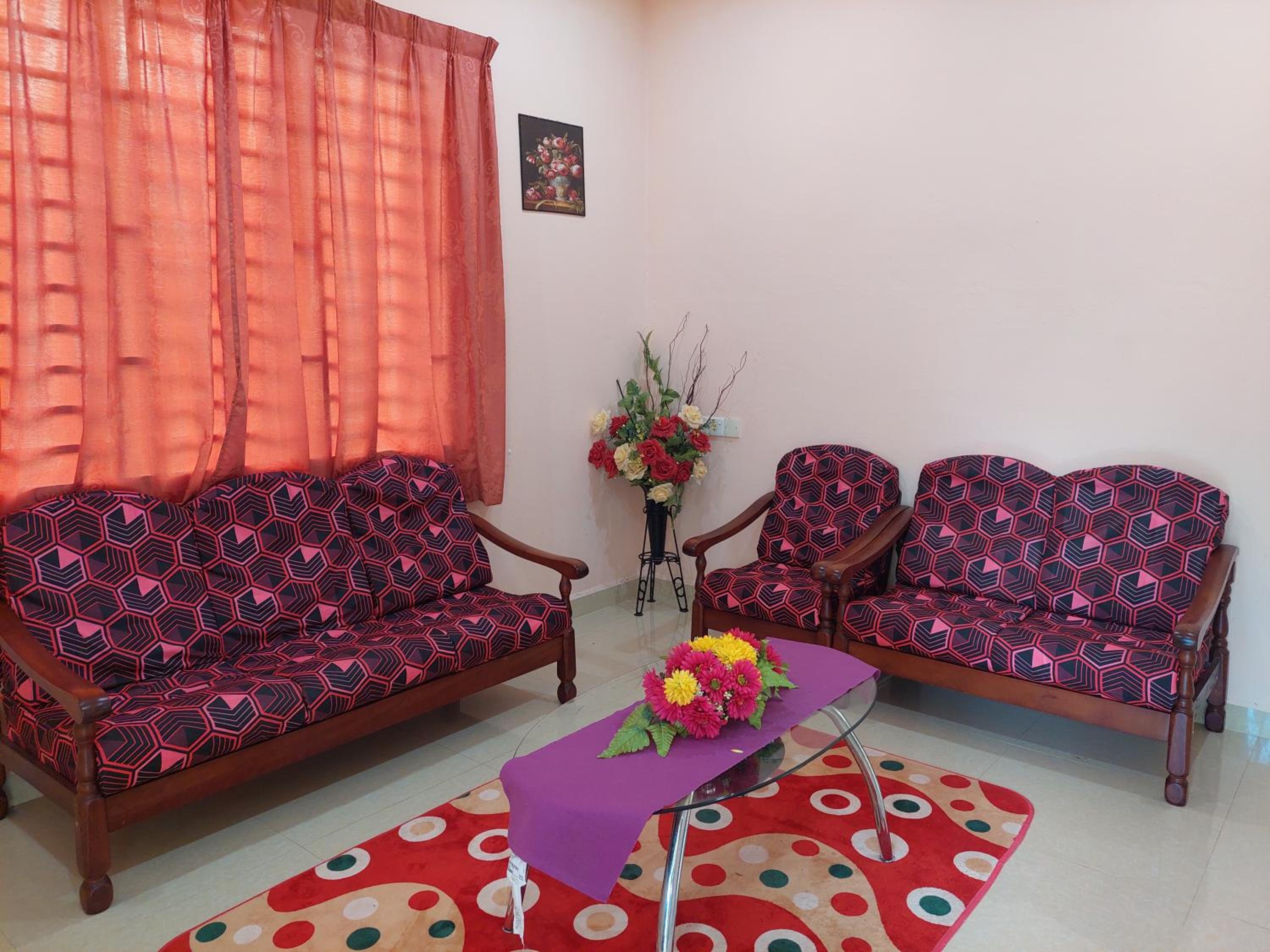 Three-Bedroom House photo 3