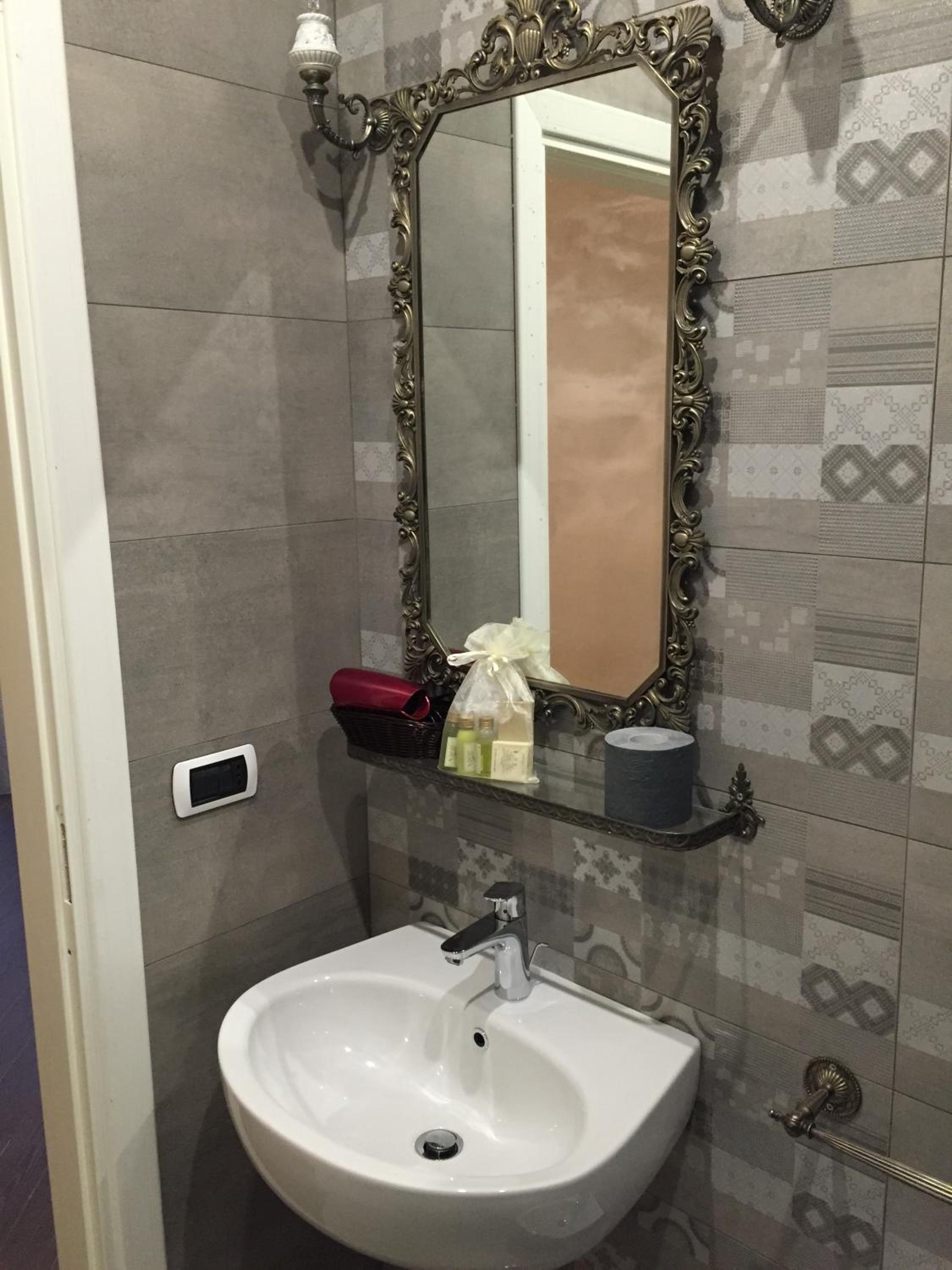 Double Room - Photo 10