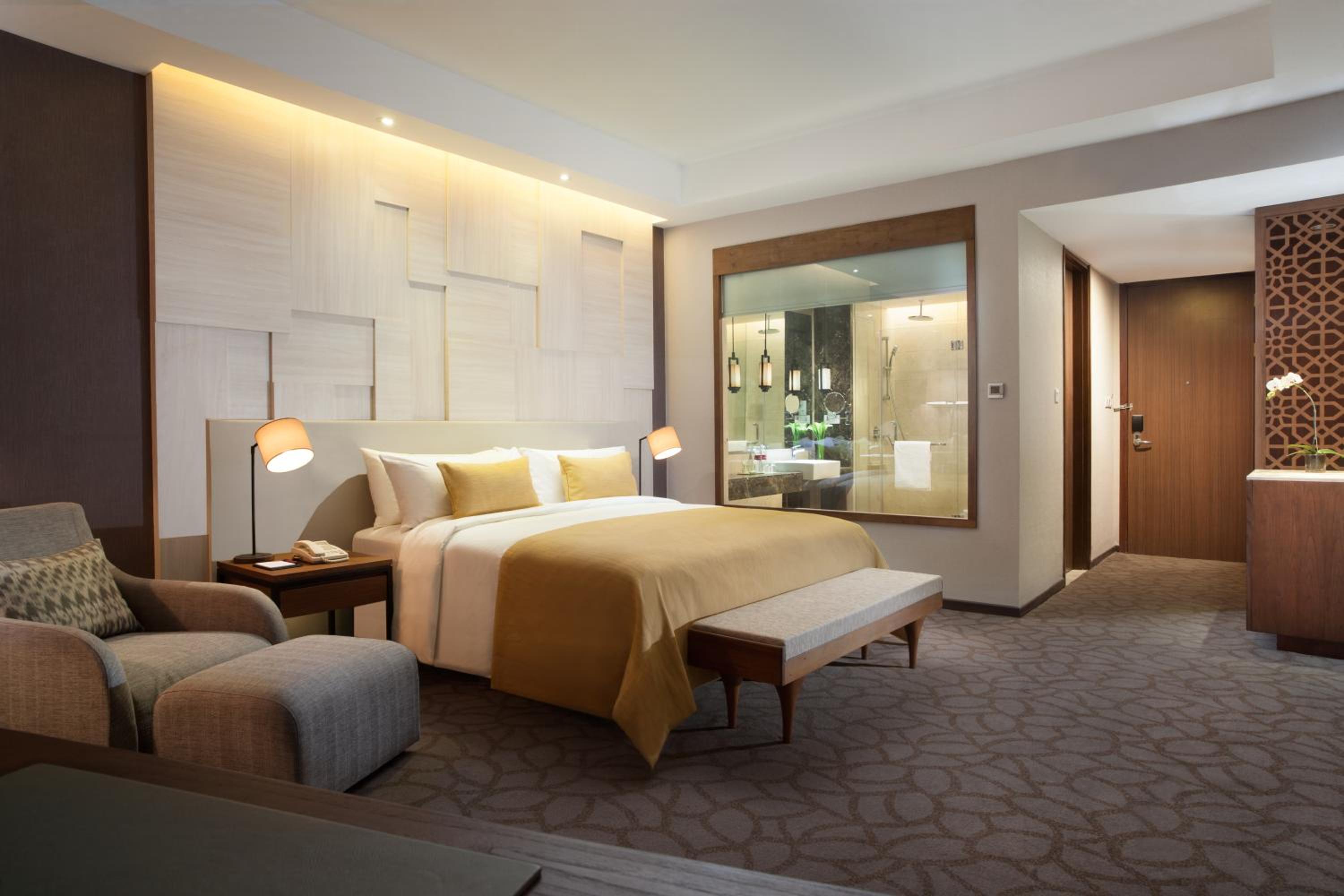 Premium Queen Room with Lounge Access photo 1