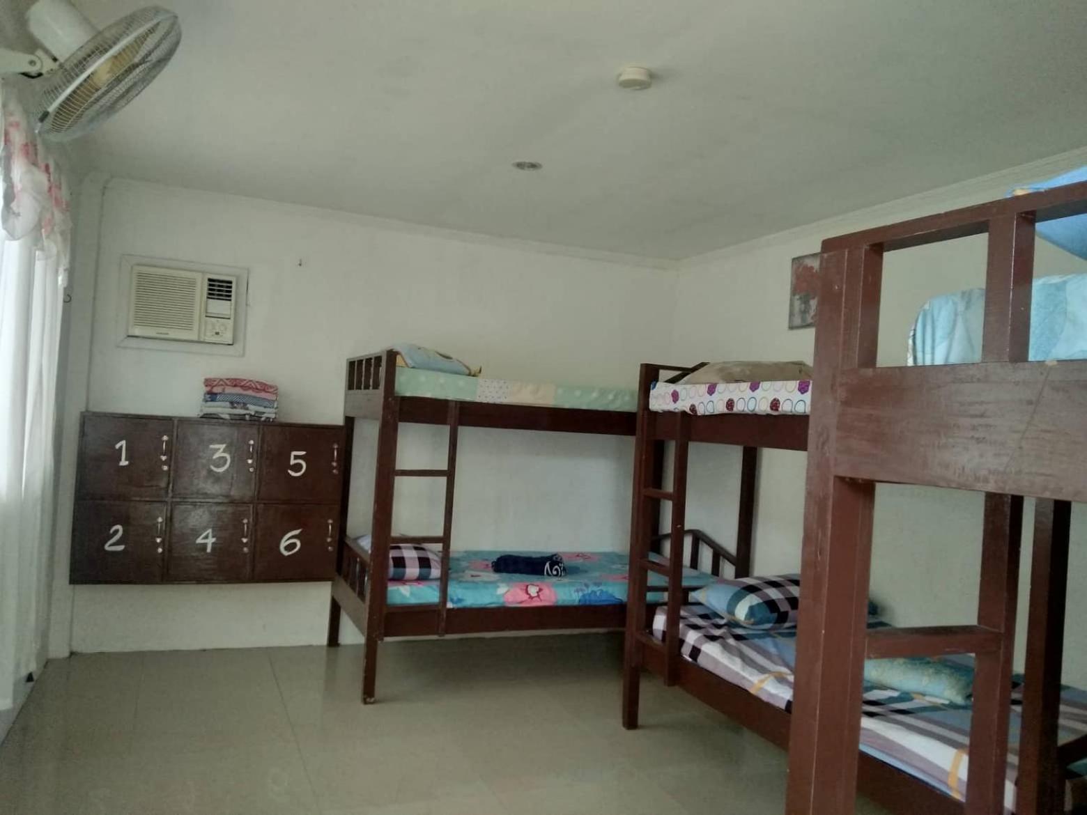 Mixed Dormitory Room