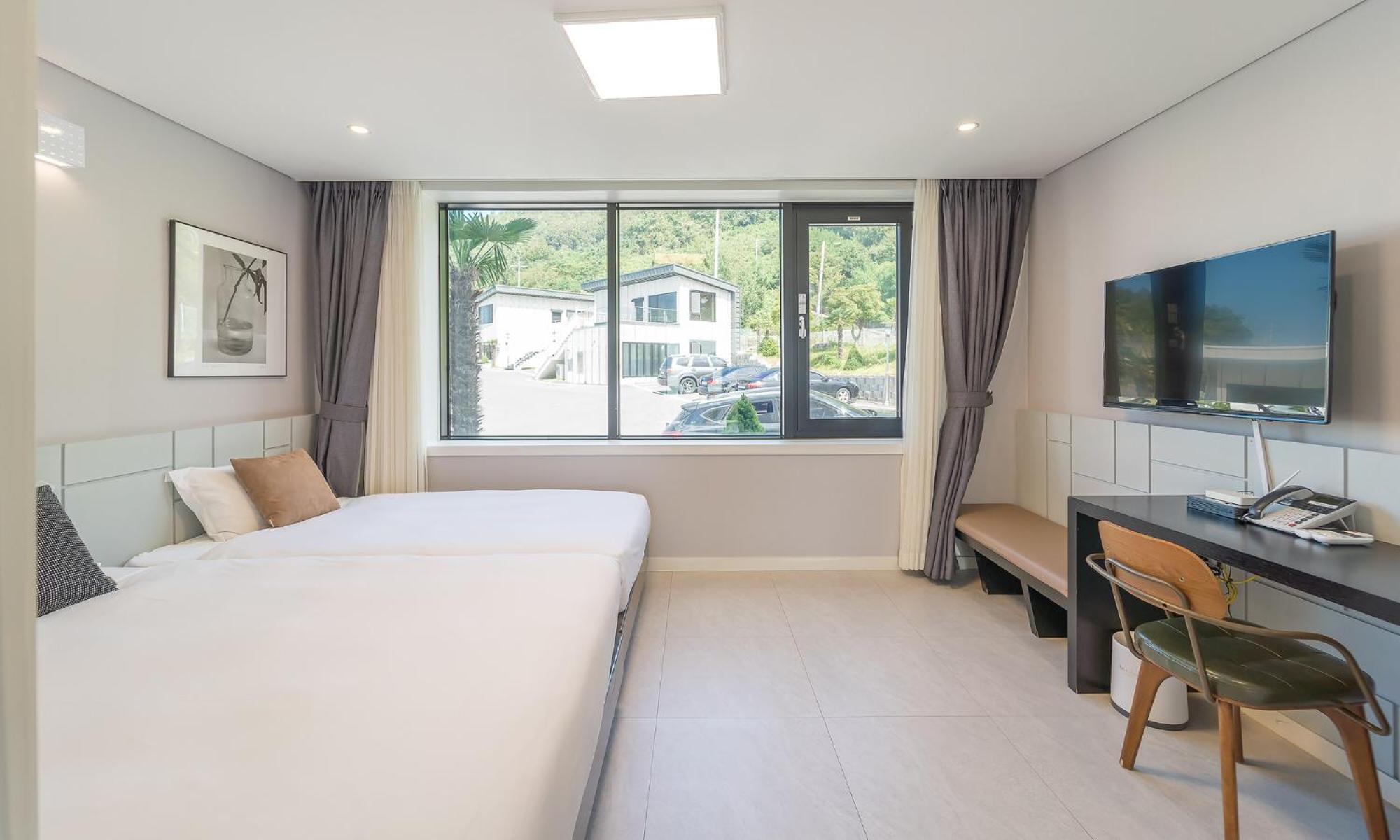 Labium First Floor Twin Ocean view photo 2