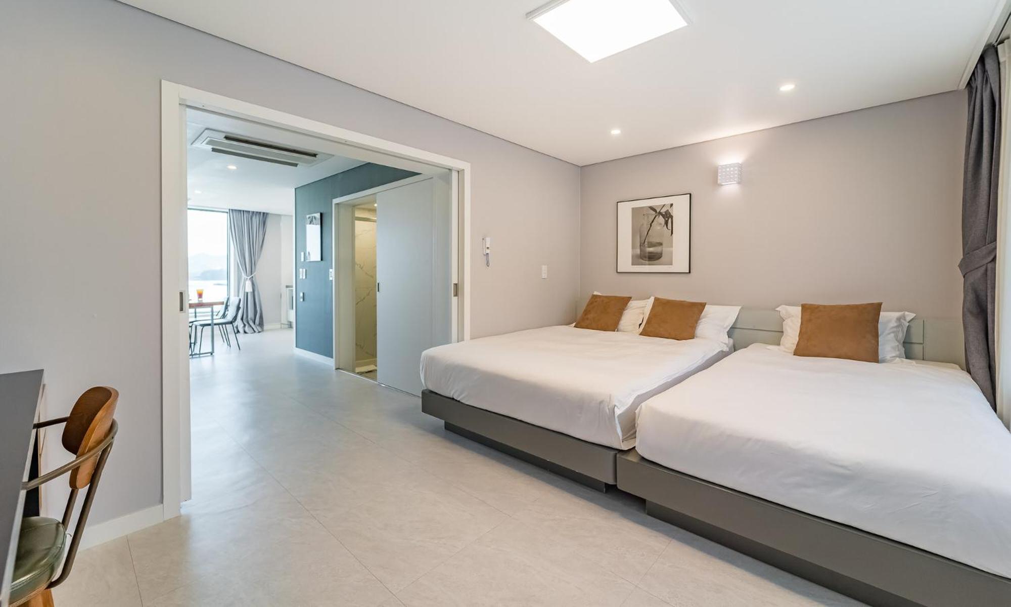 Labium Second Floor Twin Ocean View with Seasonal Private Pool(Jul-Aug)