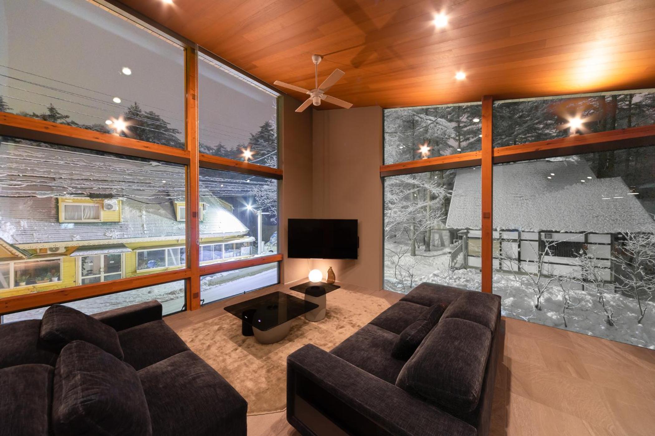 Three-Bedroom Chalet - Photo 2