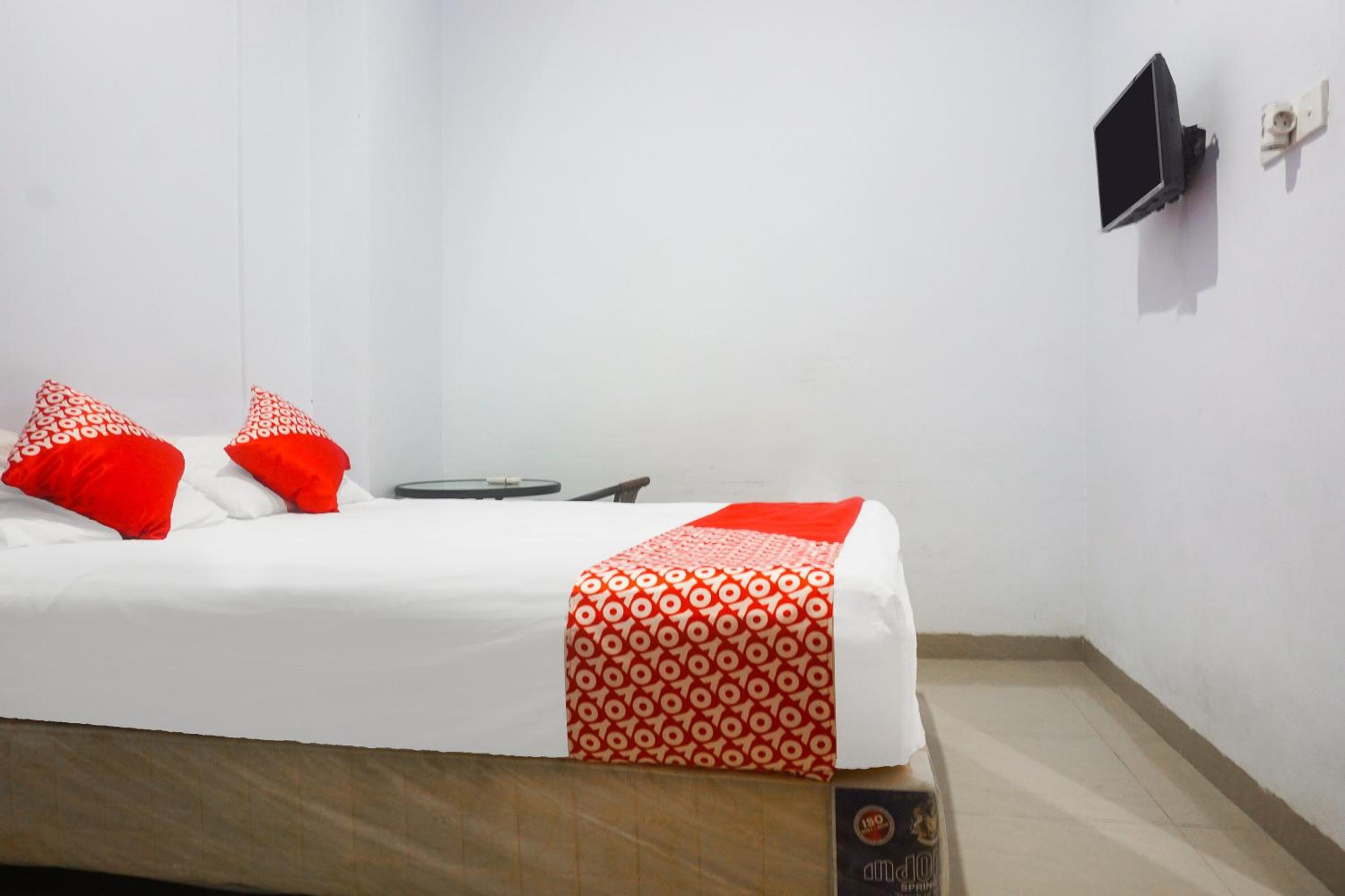 Standard Double Room - Photo 17