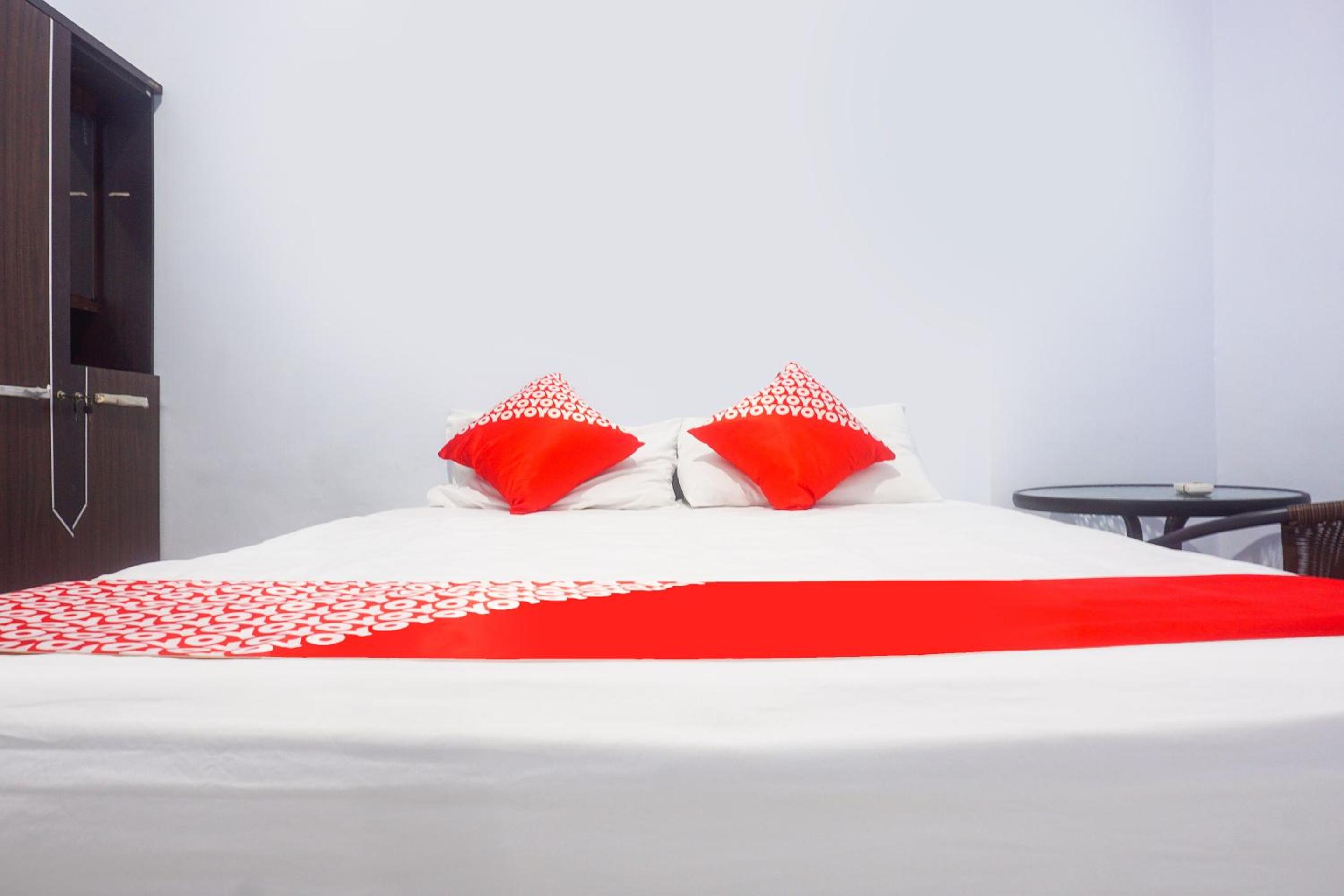Standard Double Room - Photo 8