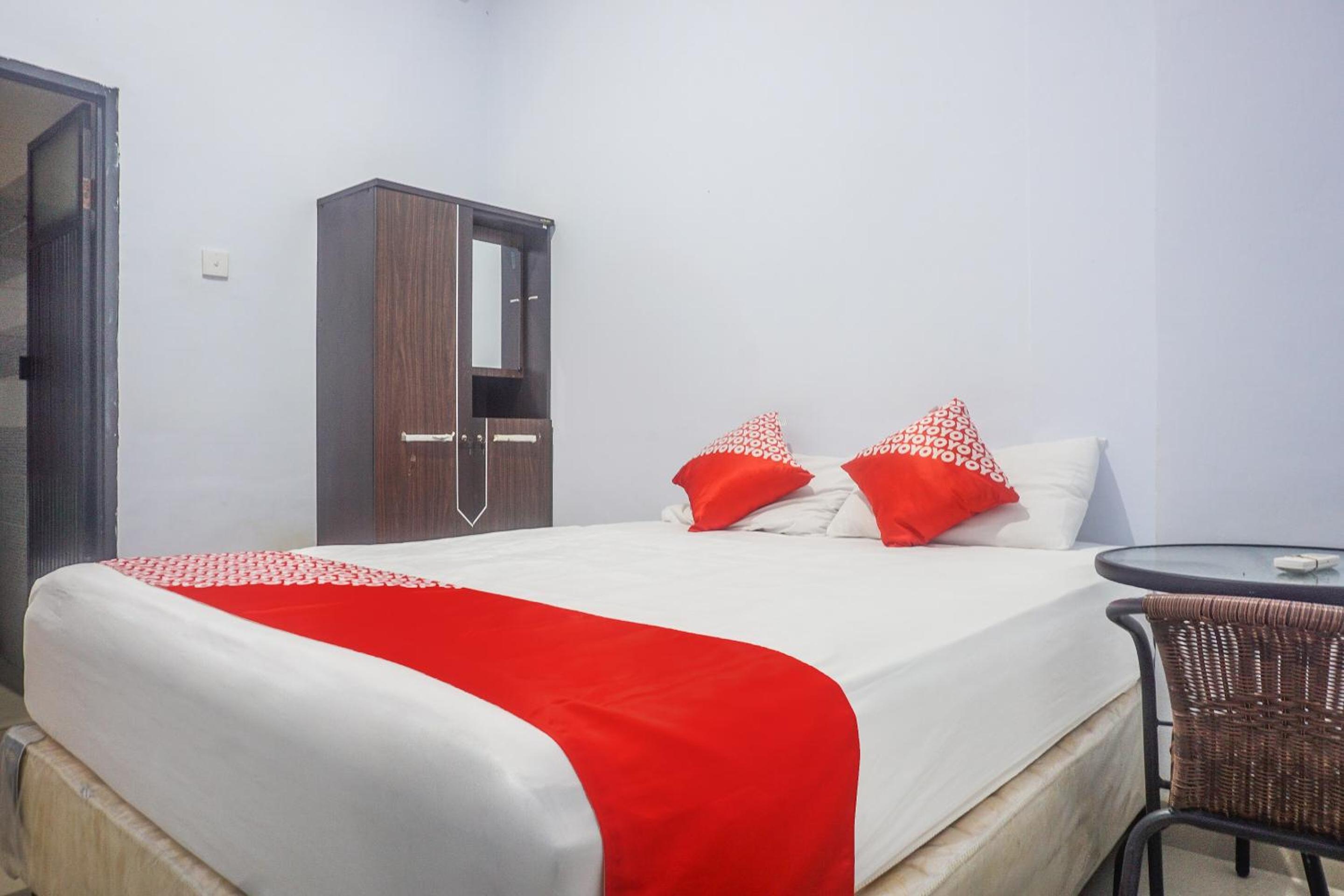 Standard Double Room - Photo 16
