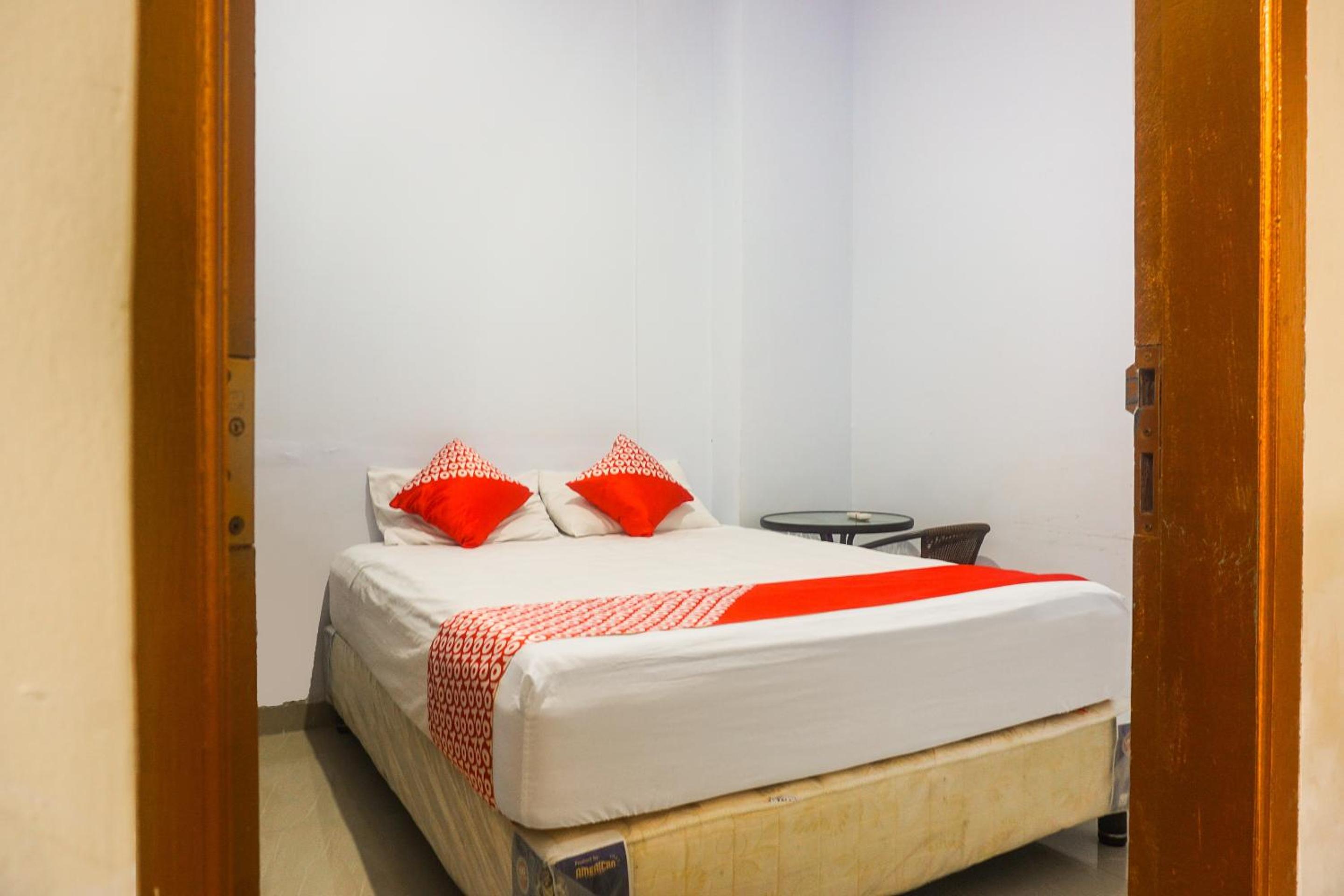 Standard Double Room - Photo 13