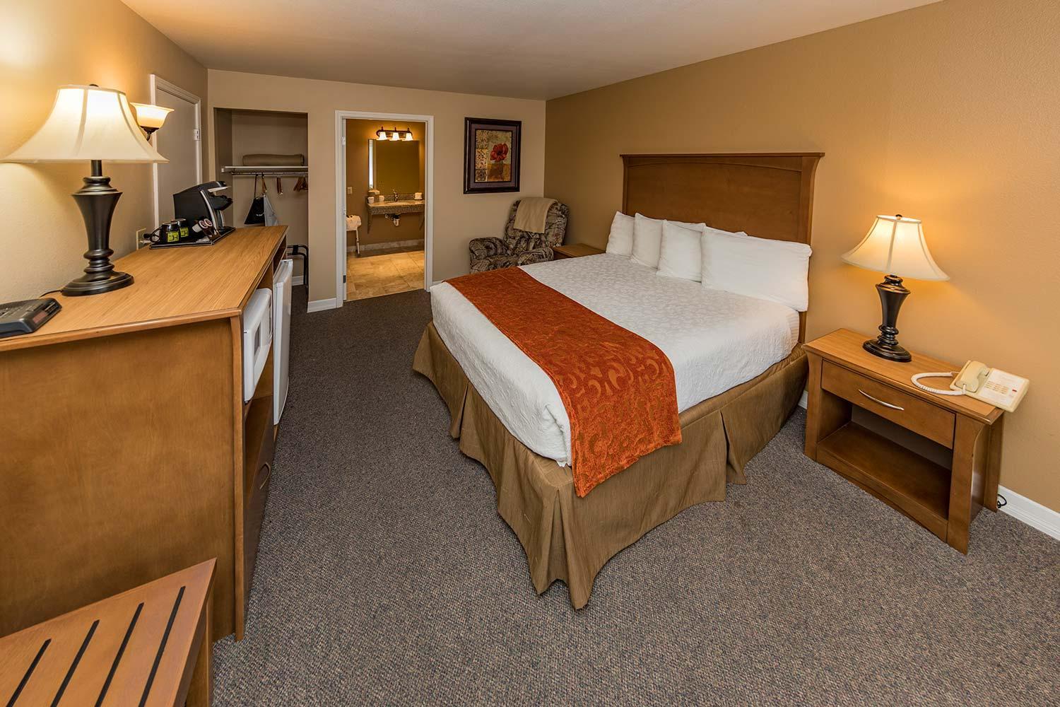 Queen Room - Disability Access photo 3