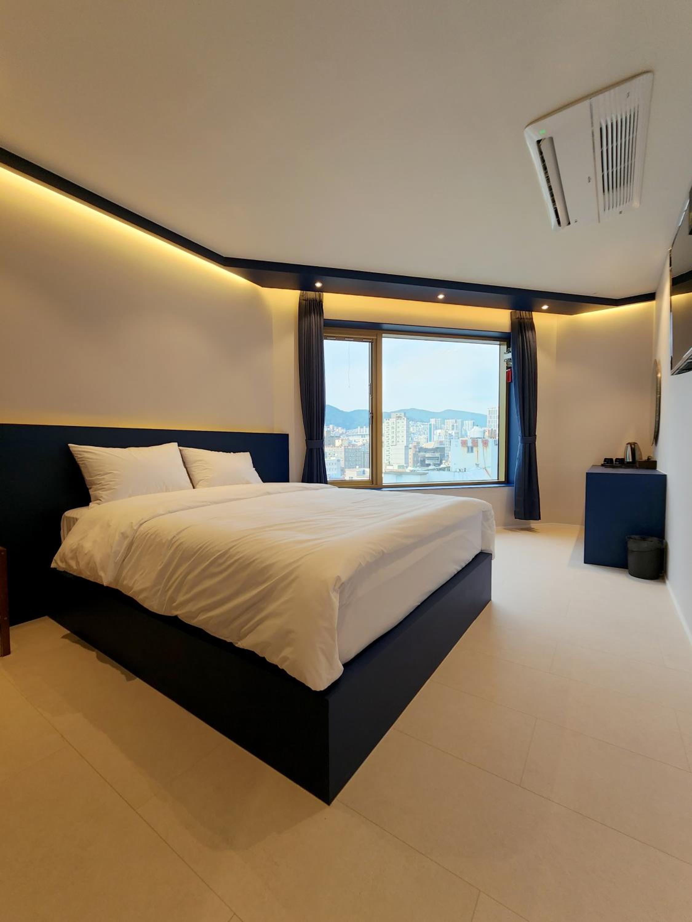 Deluxe Double Room - Photo 12
