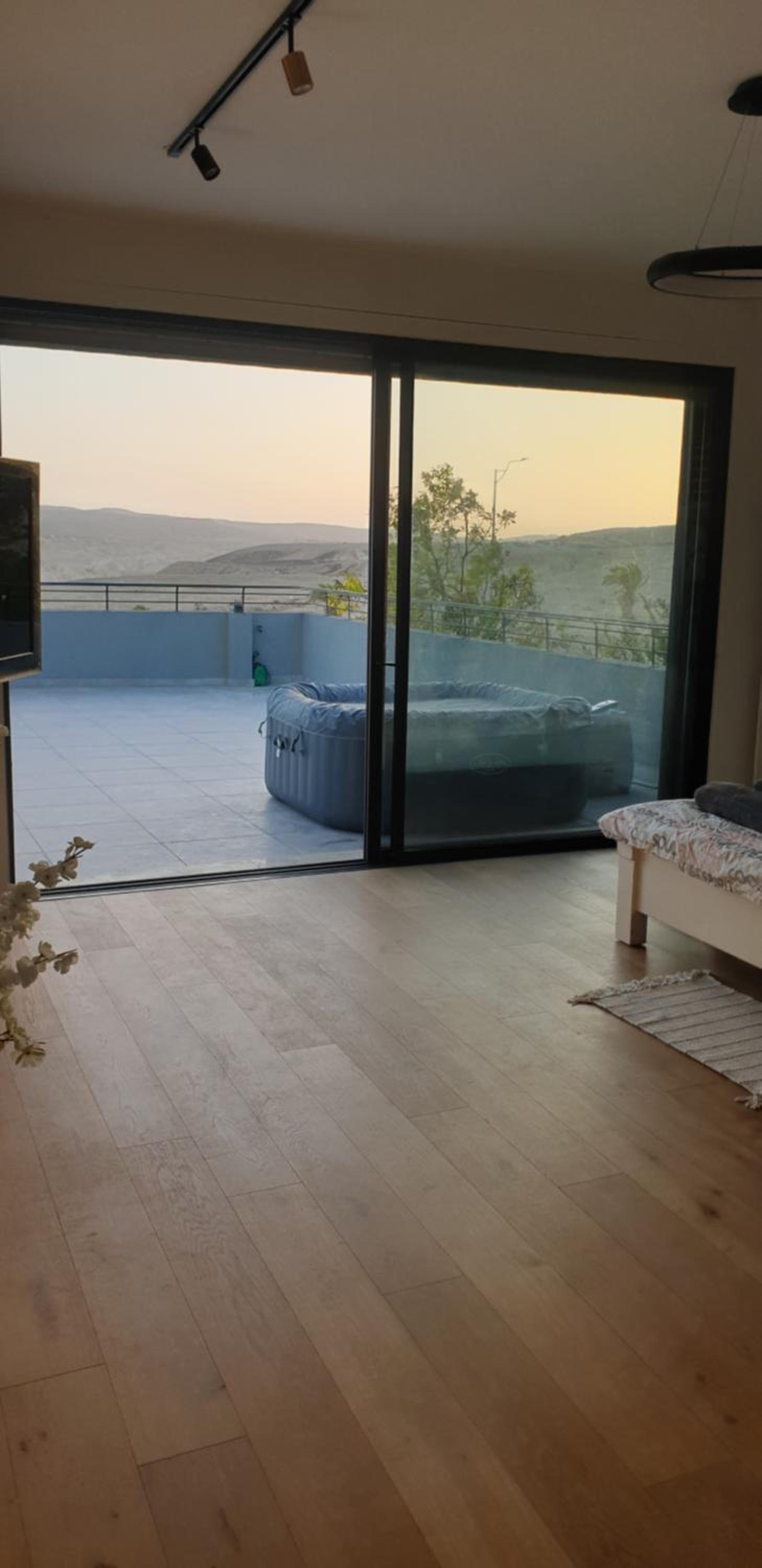 One-Bedroom House - Photo 6