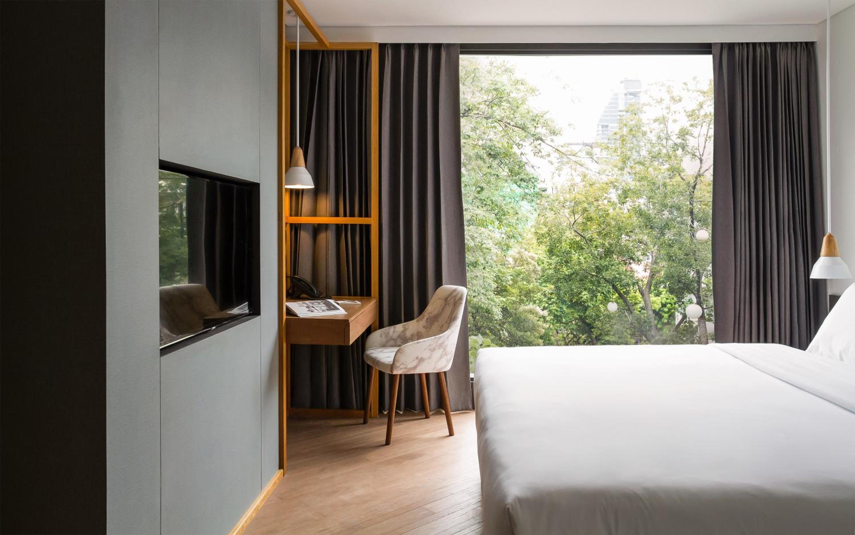 Deluxe King or Twin Room