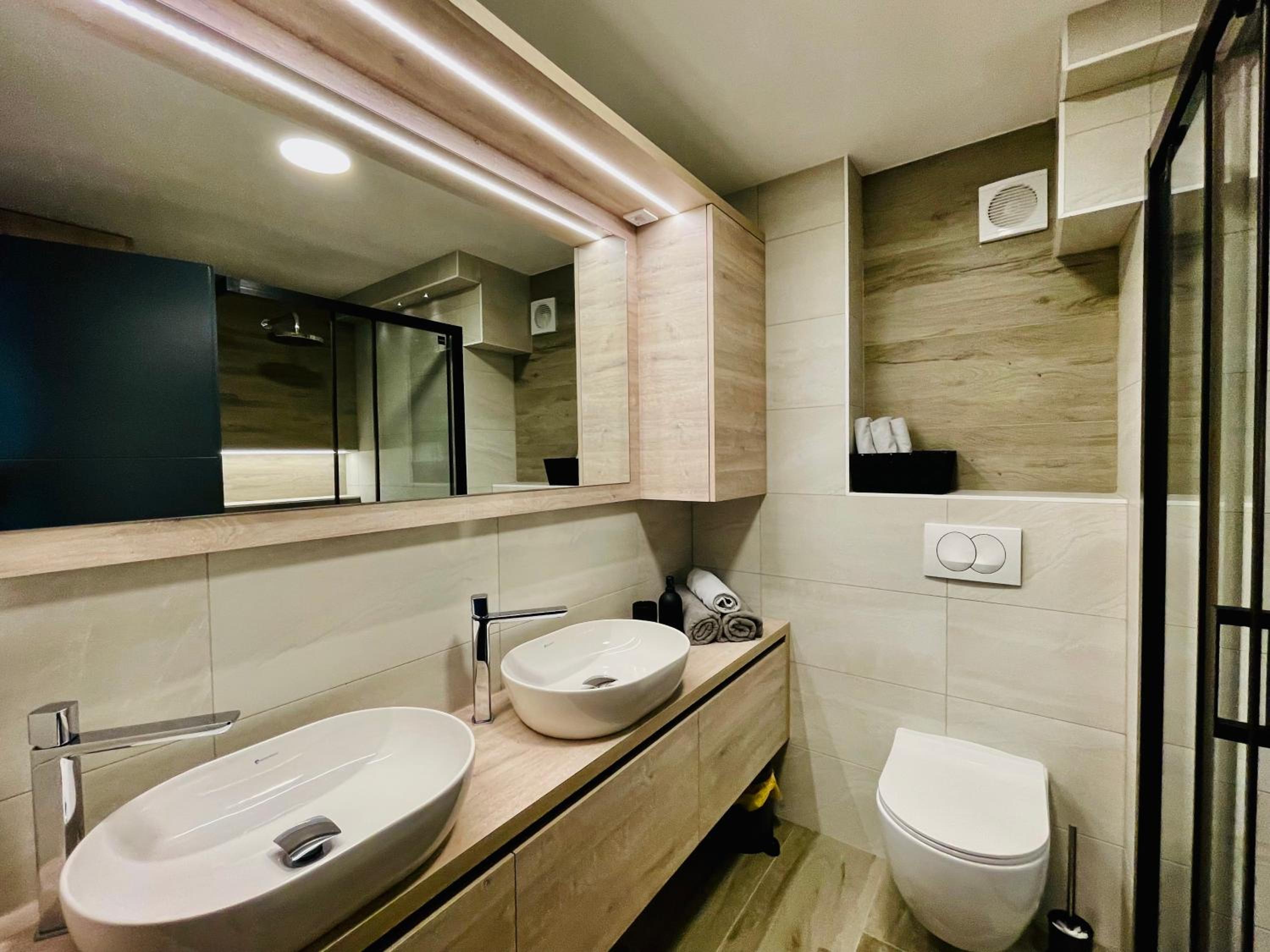Two-Bedroom Apartment - Photo 20