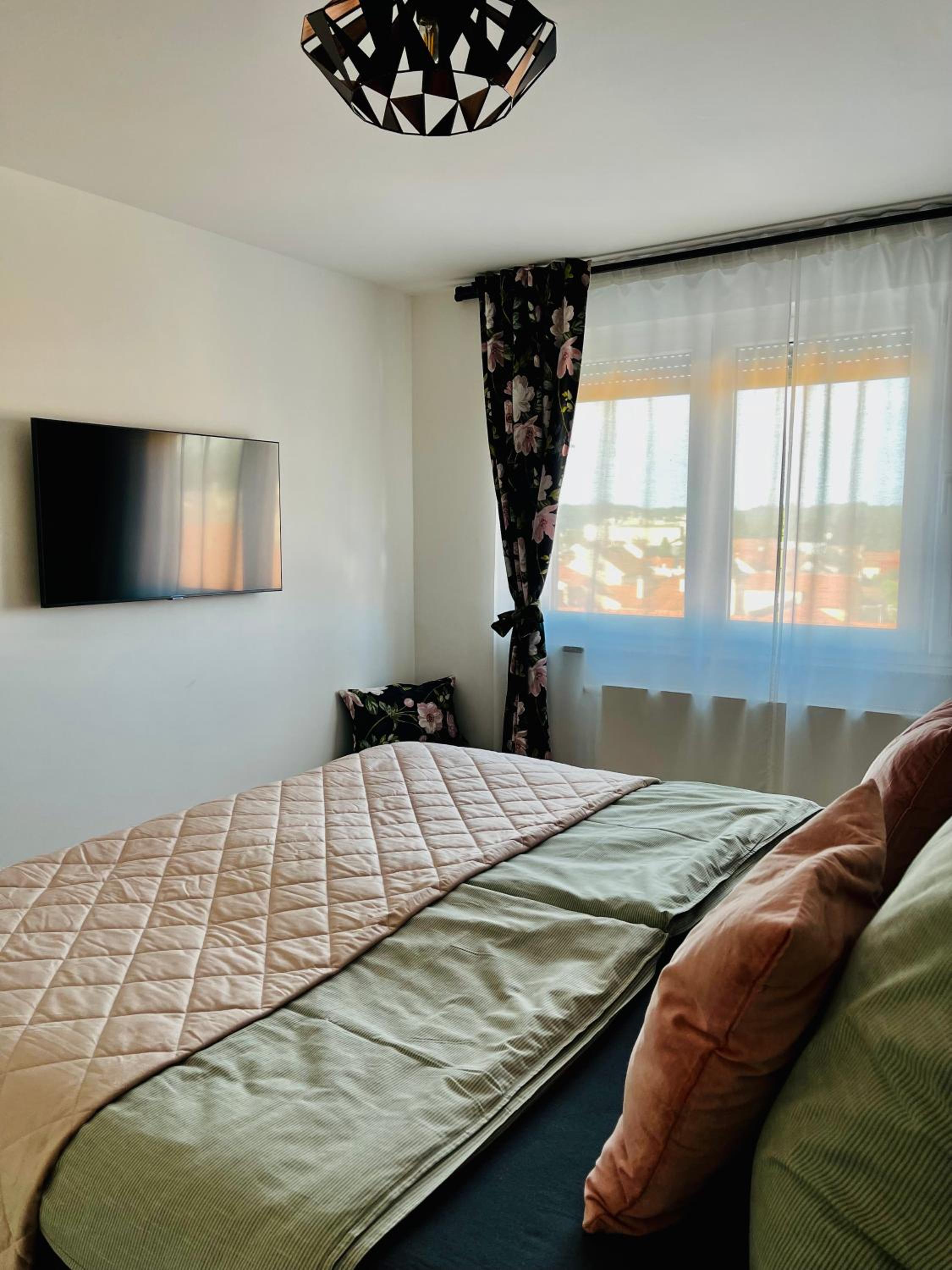 Two-Bedroom Apartment - Photo 7