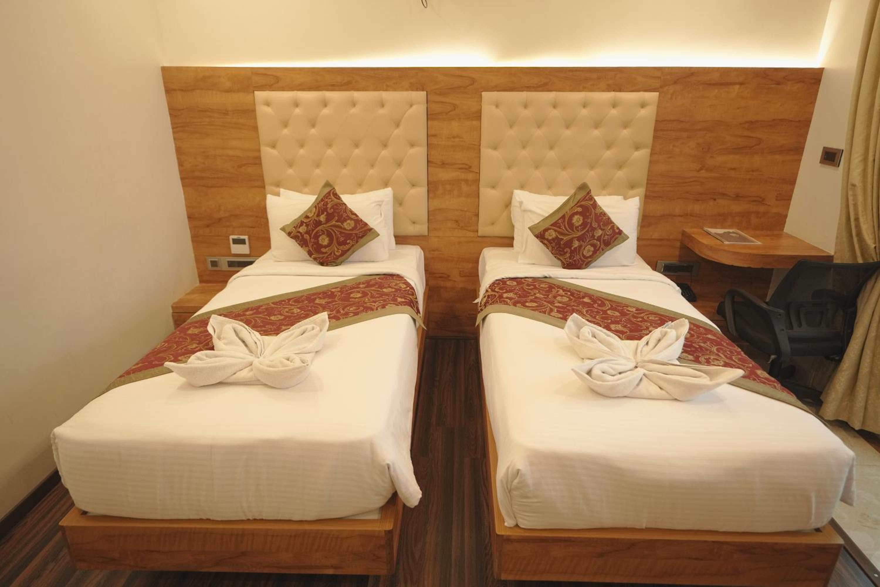 Superior Double or Twin Room - Photo 13