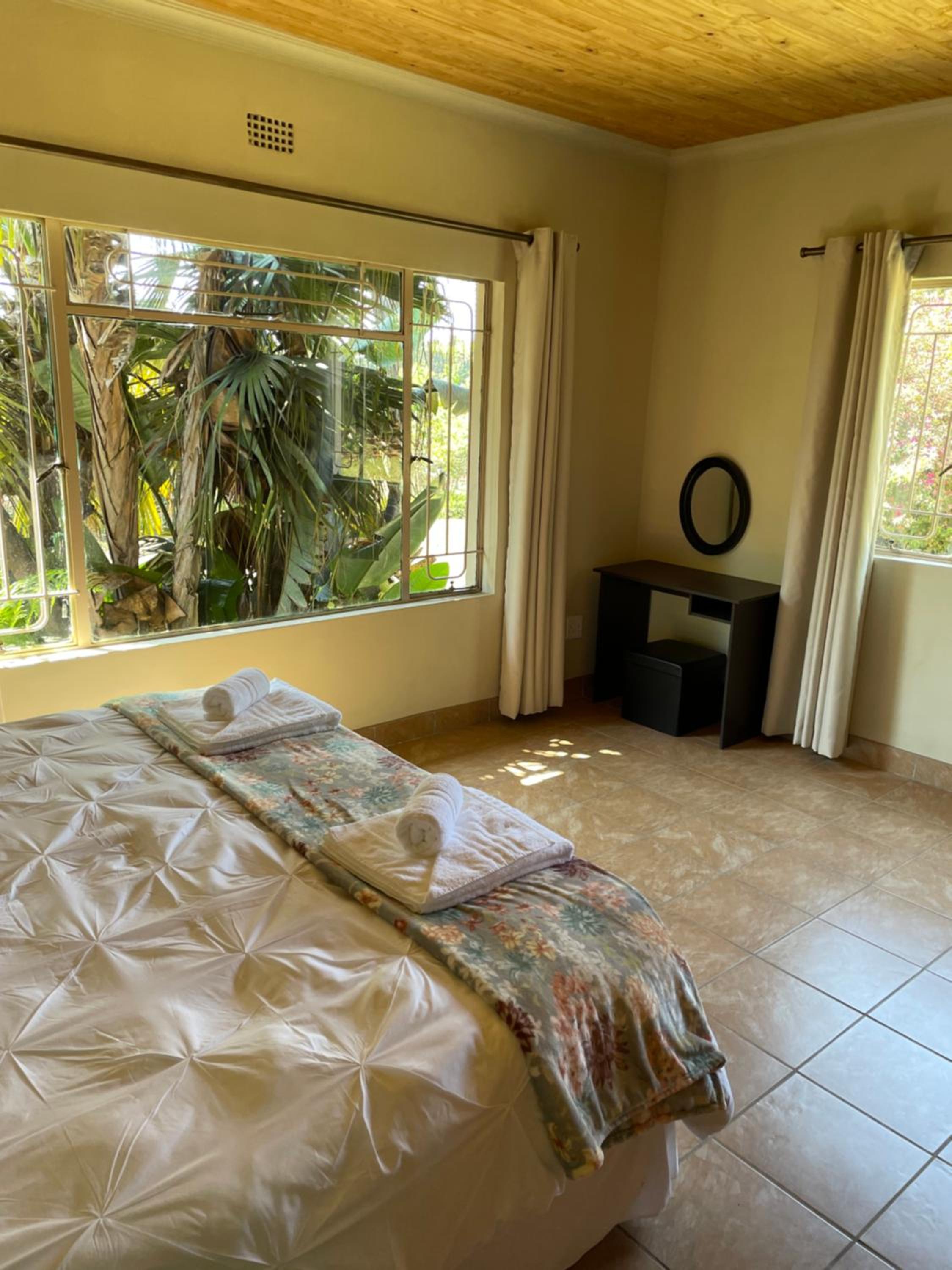 Four-Bedroom House - Photo 30