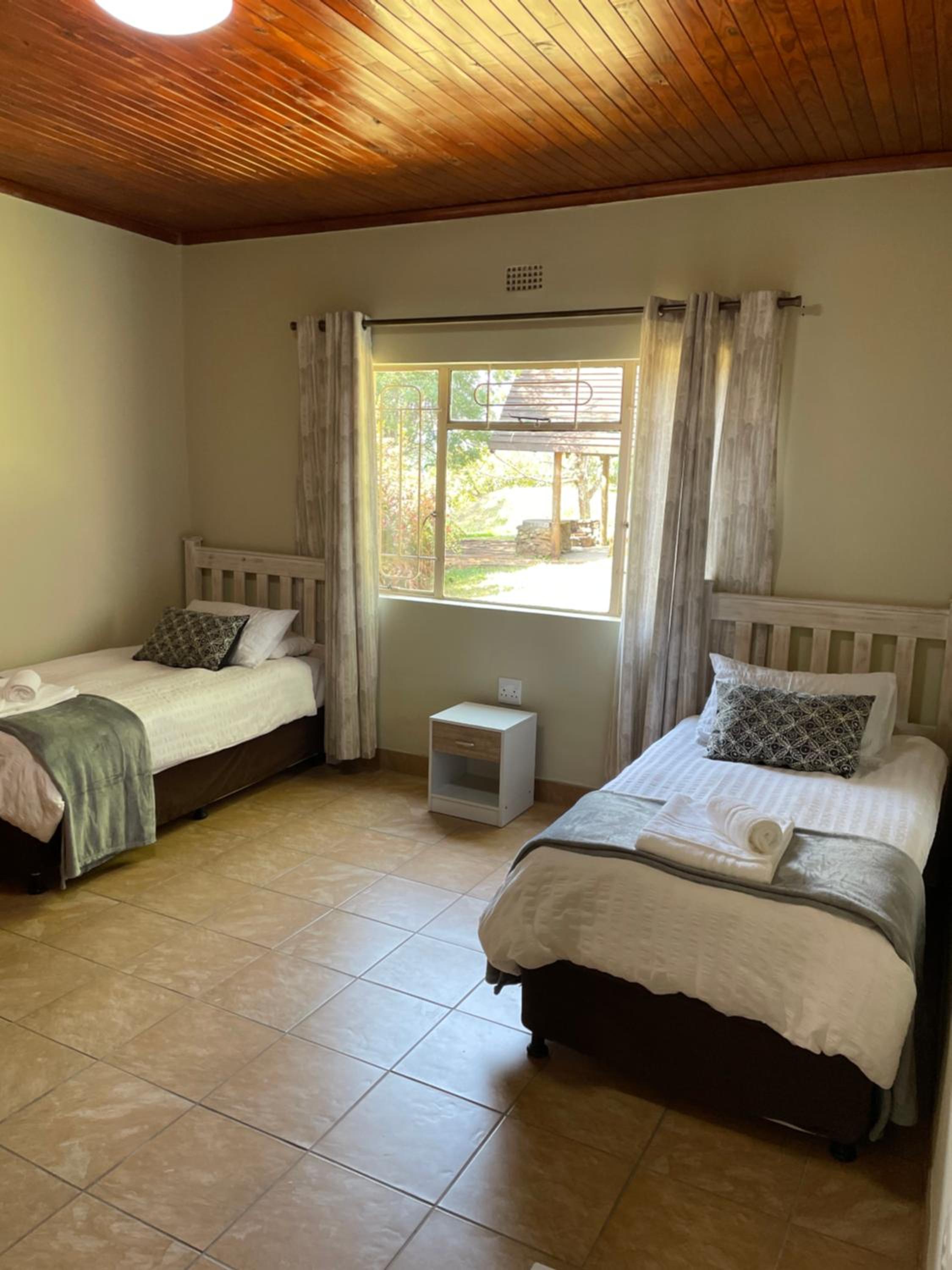 Four-Bedroom House - Photo 23