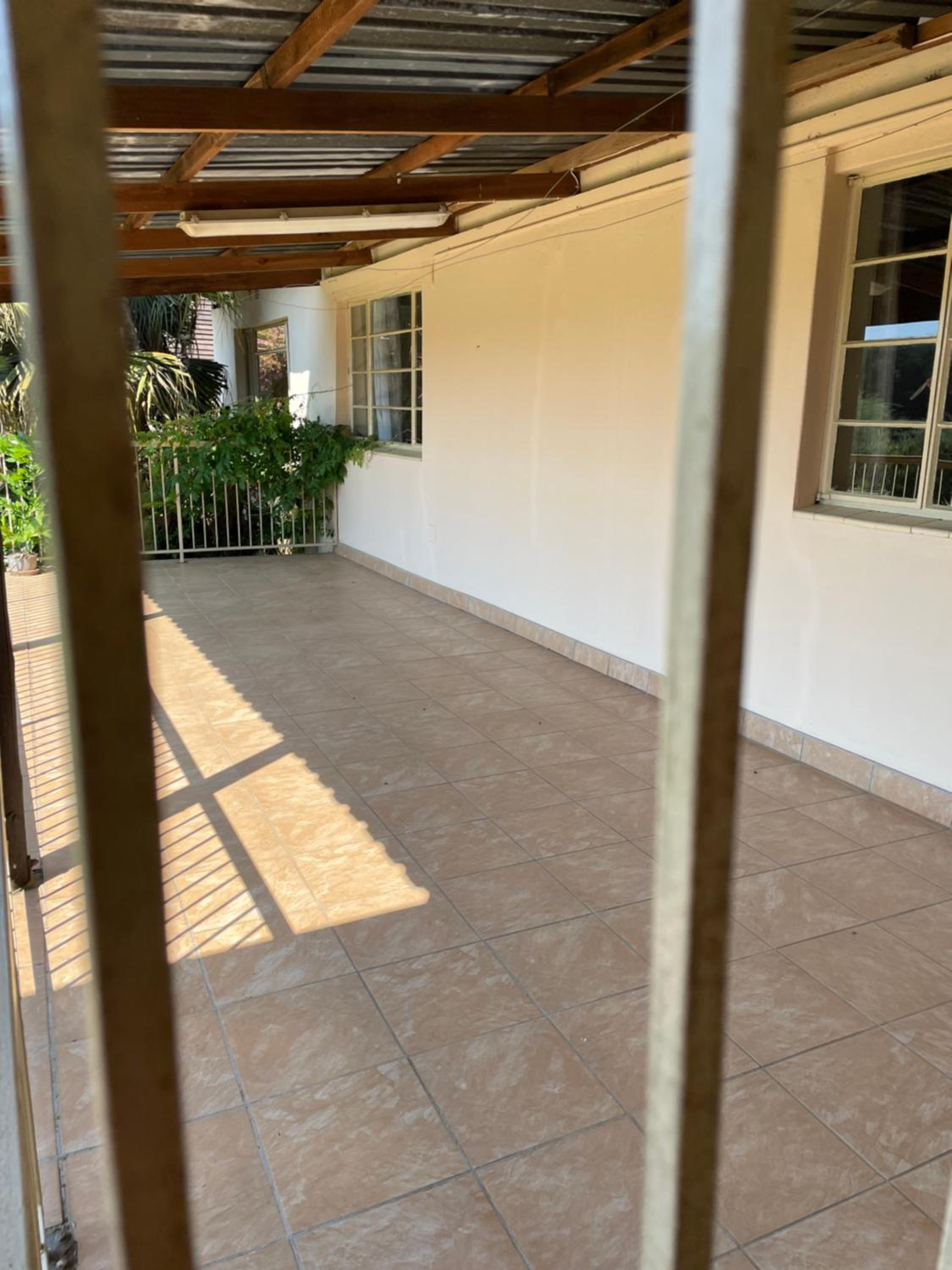 Four-Bedroom House - Photo 20